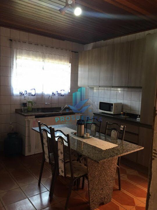 Casa para alugar com 2 quartos, 100m² - Foto 4