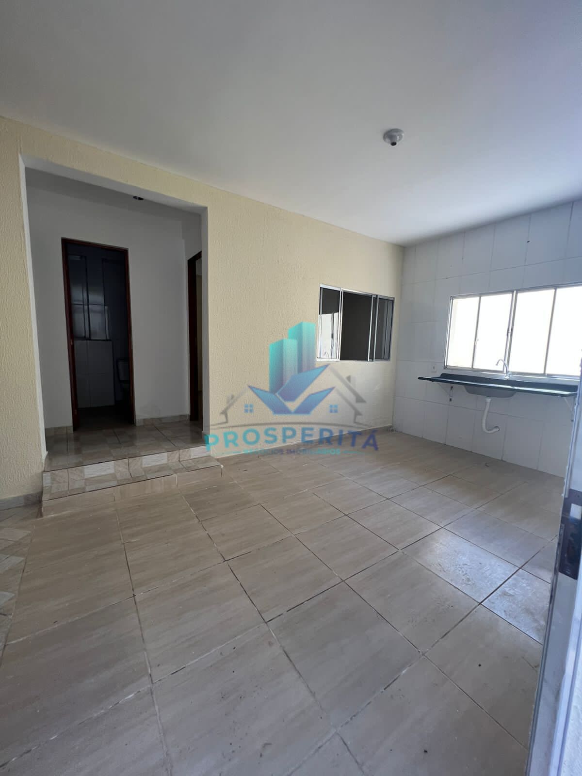 Casa à venda com 2 quartos, 250m² - Foto 3