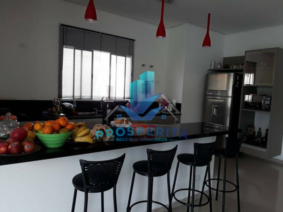 Casa à venda com 3 quartos, 200m² - Foto 4