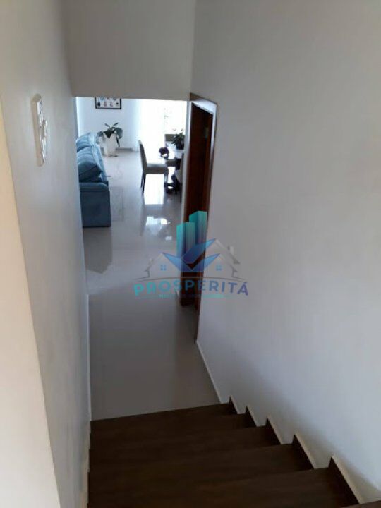 Casa à venda com 3 quartos, 200m² - Foto 10