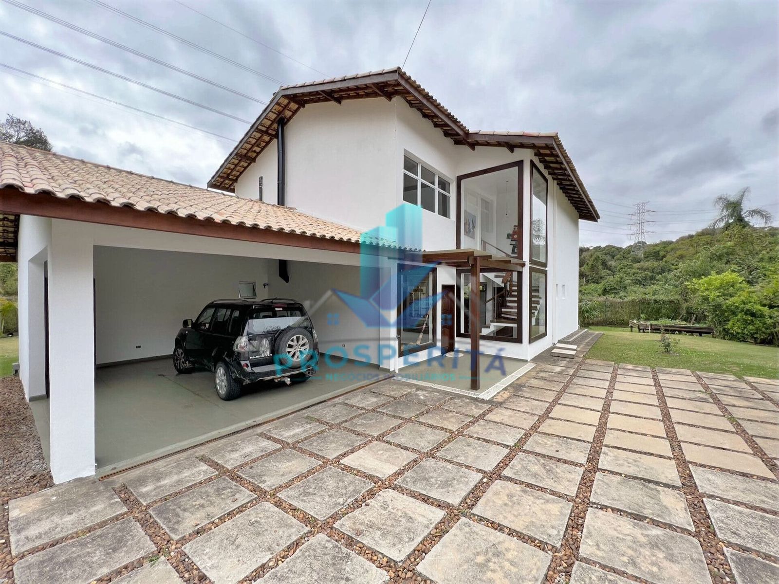 Casa à venda com 3 quartos, 400m² - Foto 1