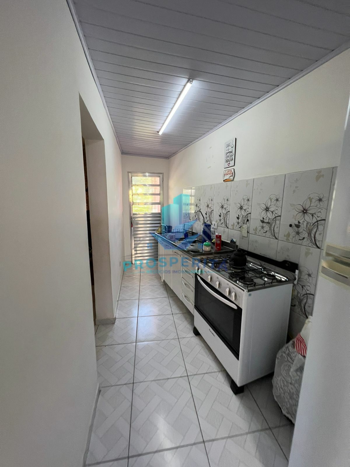 Casa à venda com 3 quartos, 77m² - Foto 5