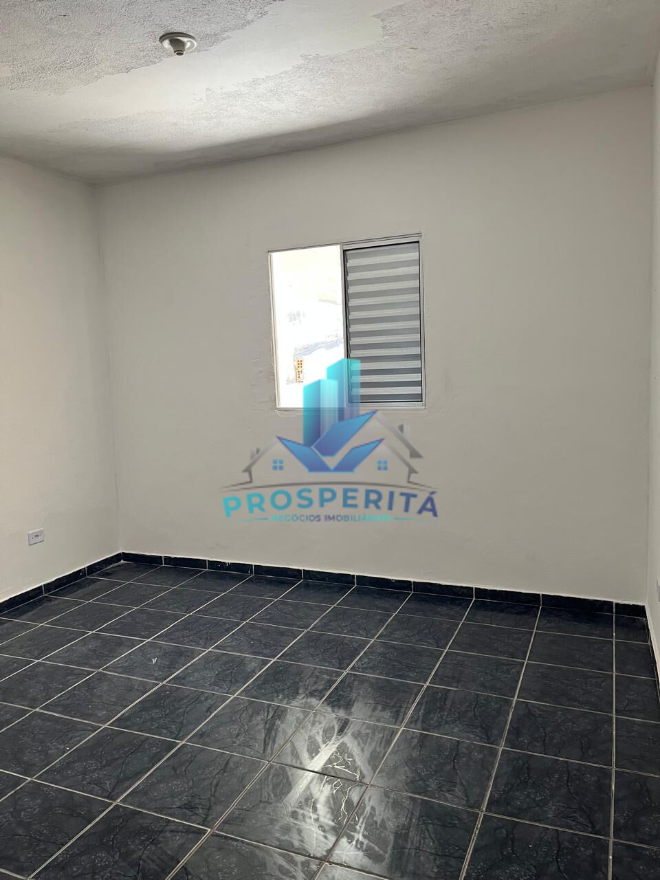 Casa para alugar com 1 quarto, 125m² - Foto 1