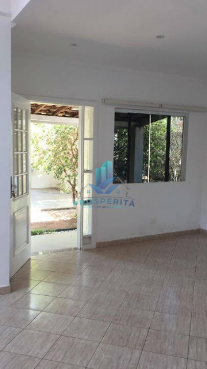 Casa de Condomínio à venda com 3 quartos, 390m² - Foto 2