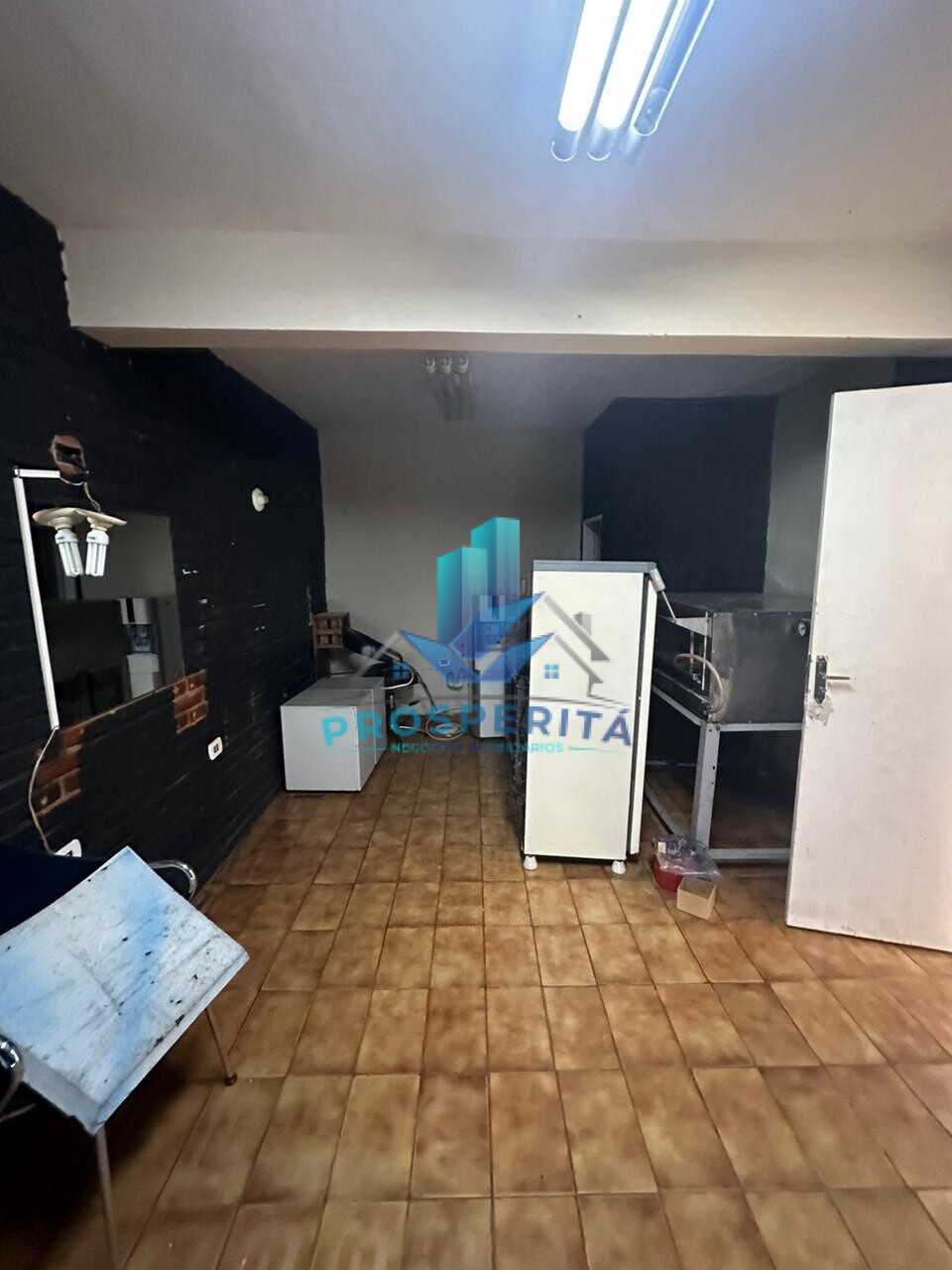 Casa à venda com 2 quartos, 200m² - Foto 5