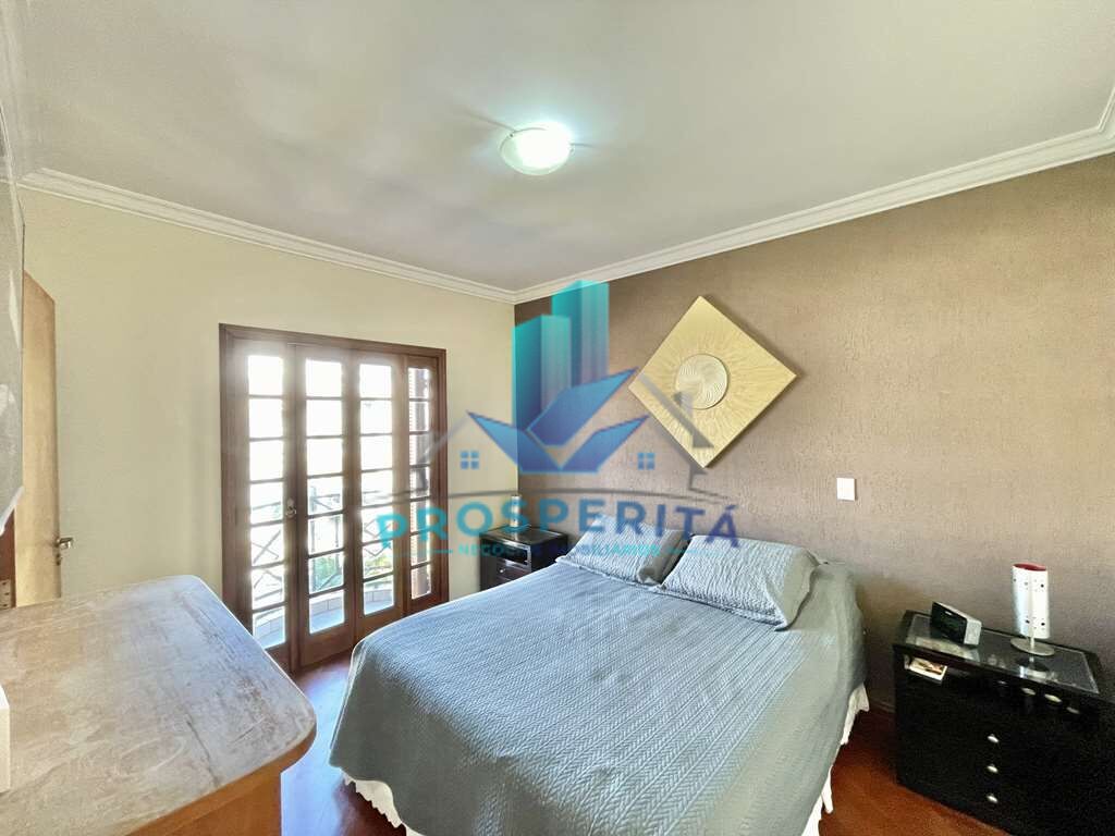 Casa à venda com 3 quartos, 318m² - Foto 20