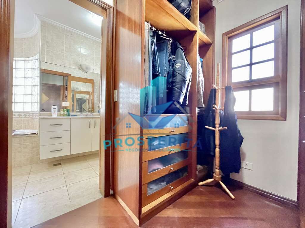 Casa à venda com 3 quartos, 318m² - Foto 30