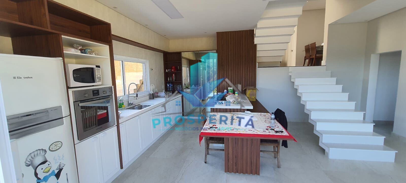 Casa à venda com 3 quartos, 244m² - Foto 9