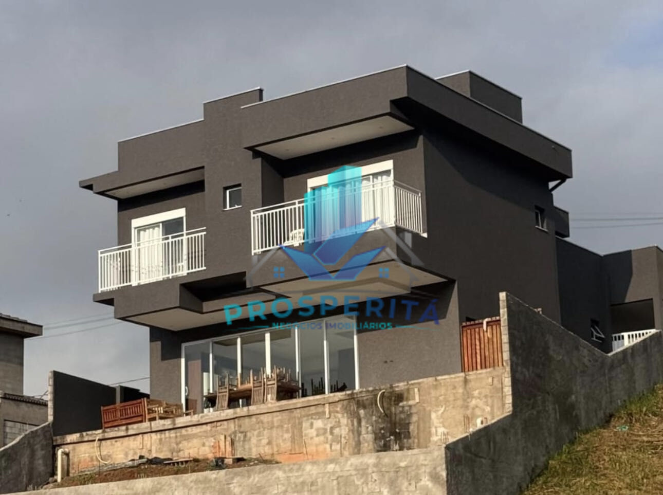 Casa à venda com 3 quartos, 244m² - Foto 3