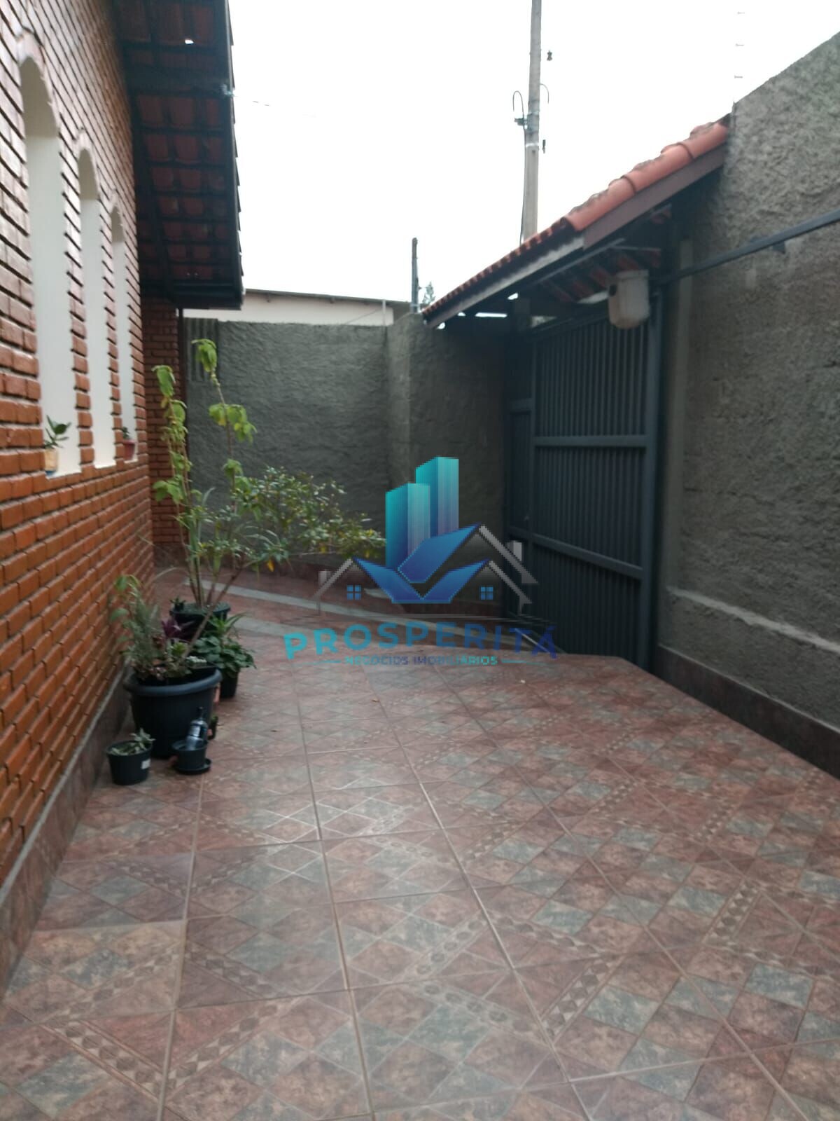 Casa à venda com 2 quartos, 130m² - Foto 2