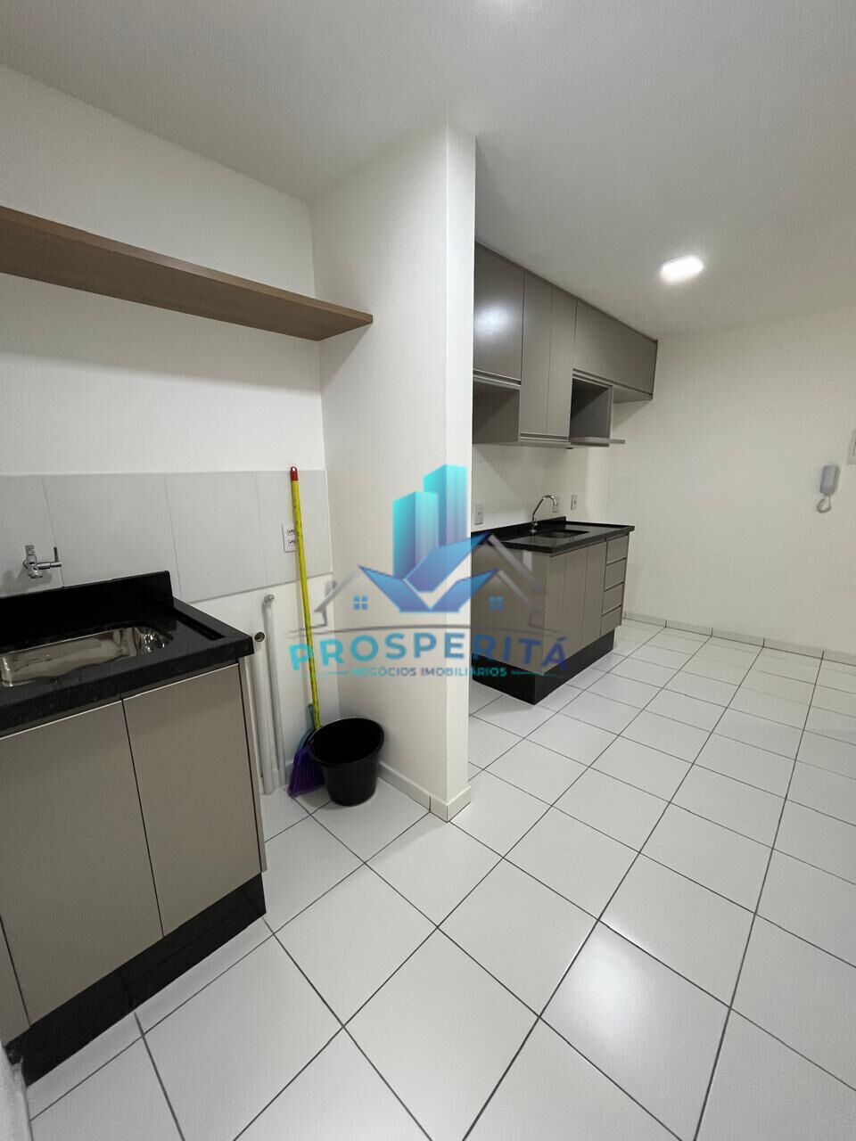 Apartamento para alugar com 2 quartos, 68m² - Foto 13