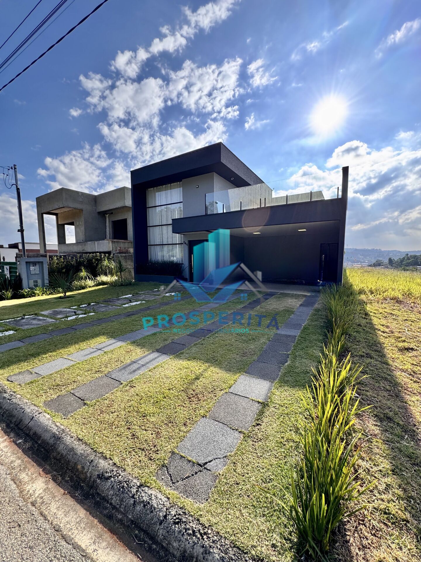 Casa à venda com 3 quartos, 227m² - Foto 2