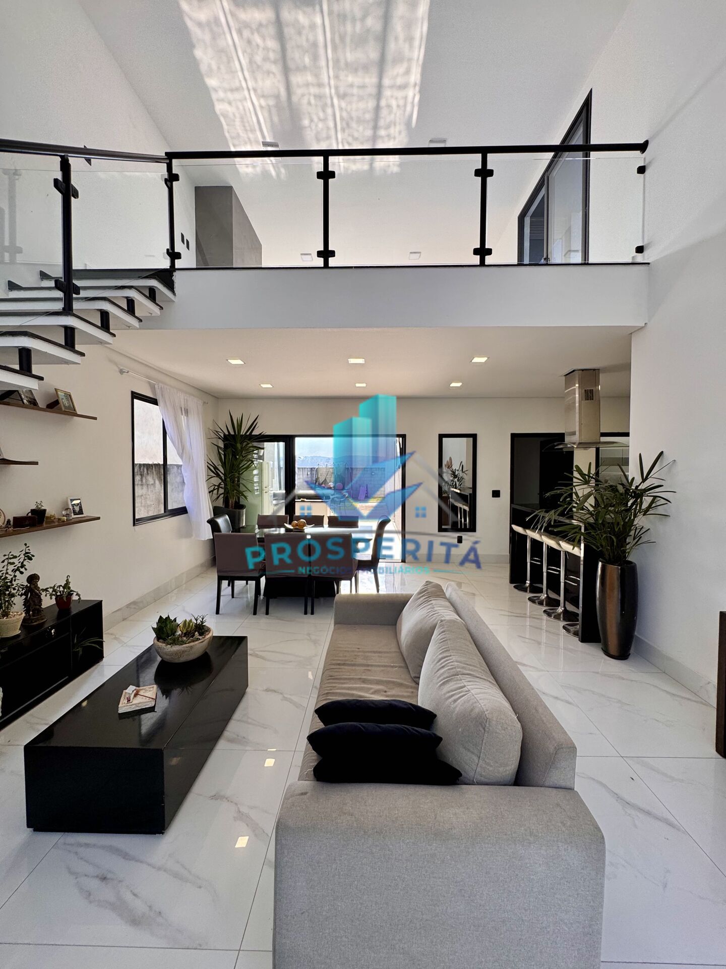 Casa à venda com 3 quartos, 227m² - Foto 4