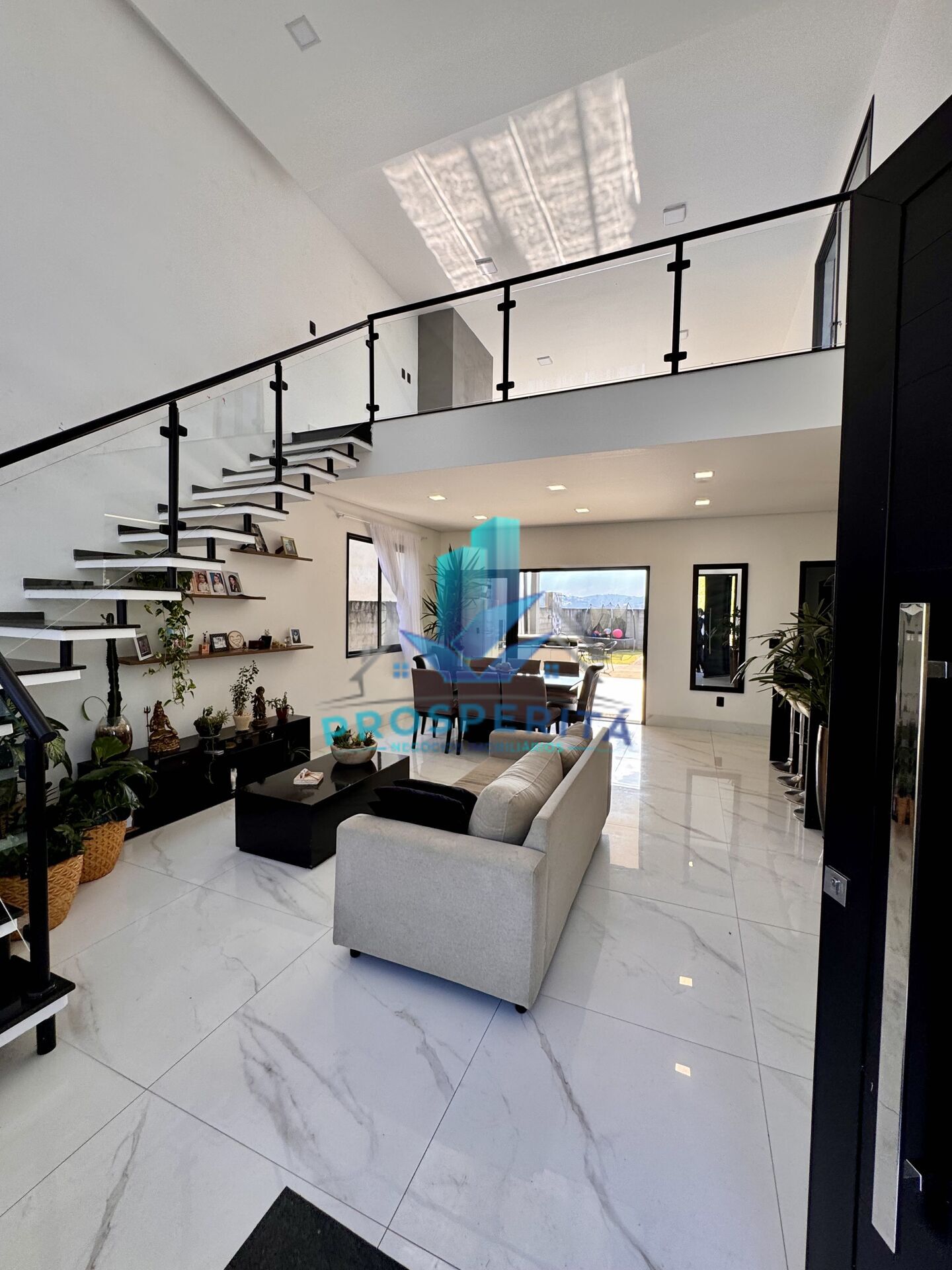Casa à venda com 3 quartos, 227m² - Foto 5