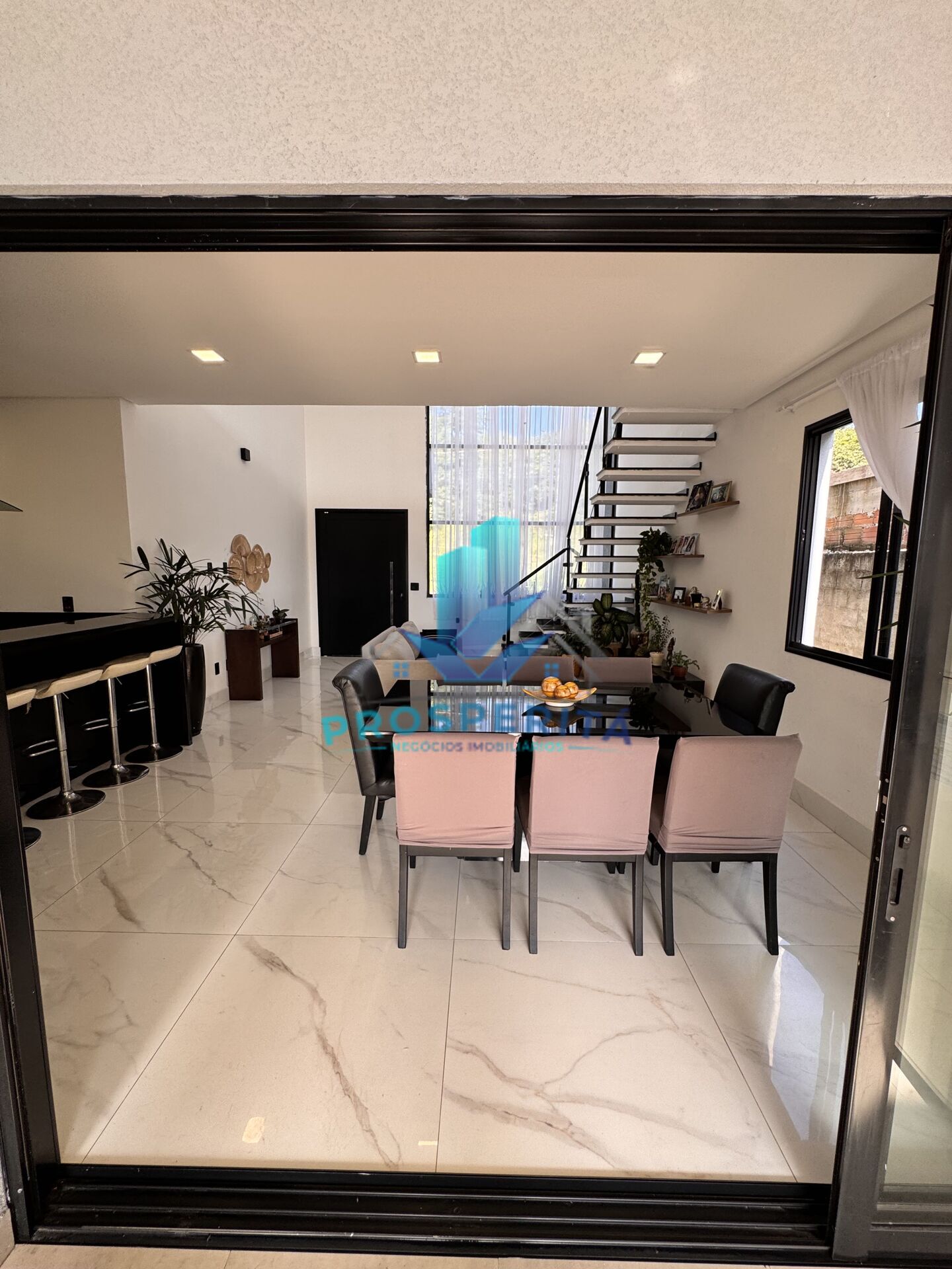 Casa à venda com 3 quartos, 227m² - Foto 10