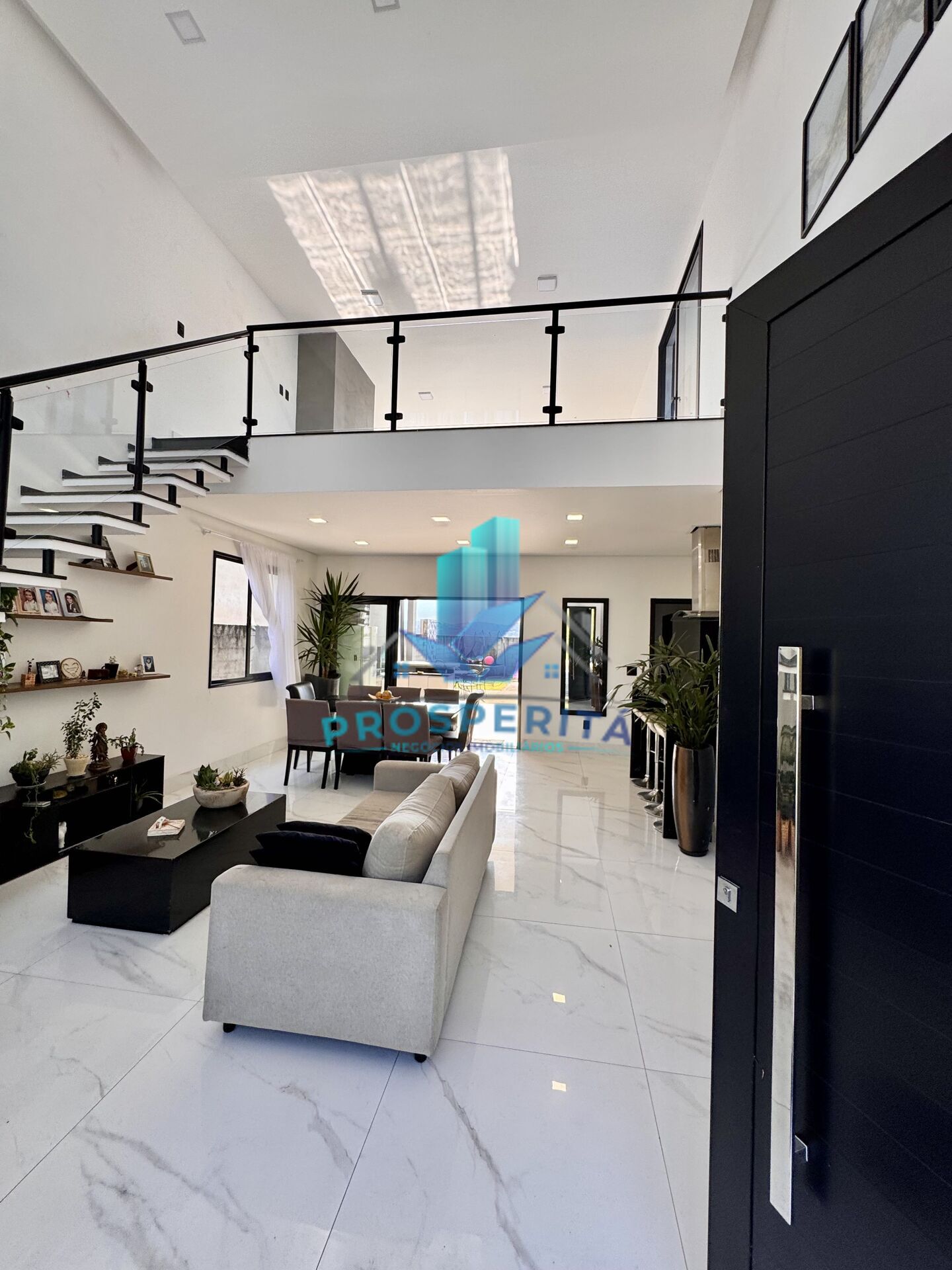 Casa à venda com 3 quartos, 227m² - Foto 3