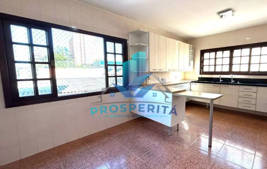 Casa para alugar com 3 quartos, 235m² - Foto 9