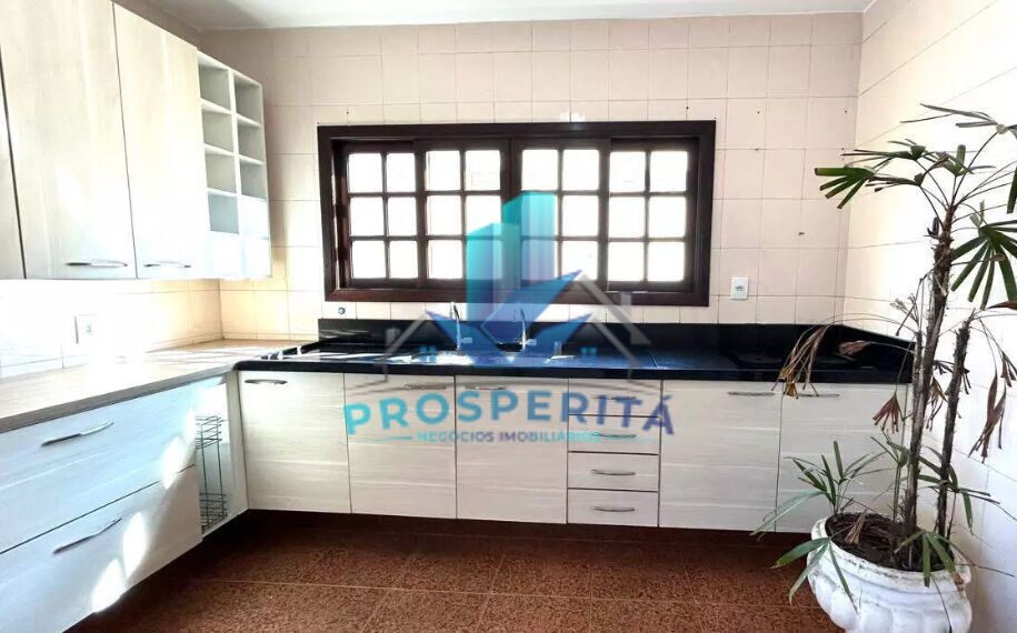 Casa para alugar com 3 quartos, 235m² - Foto 11
