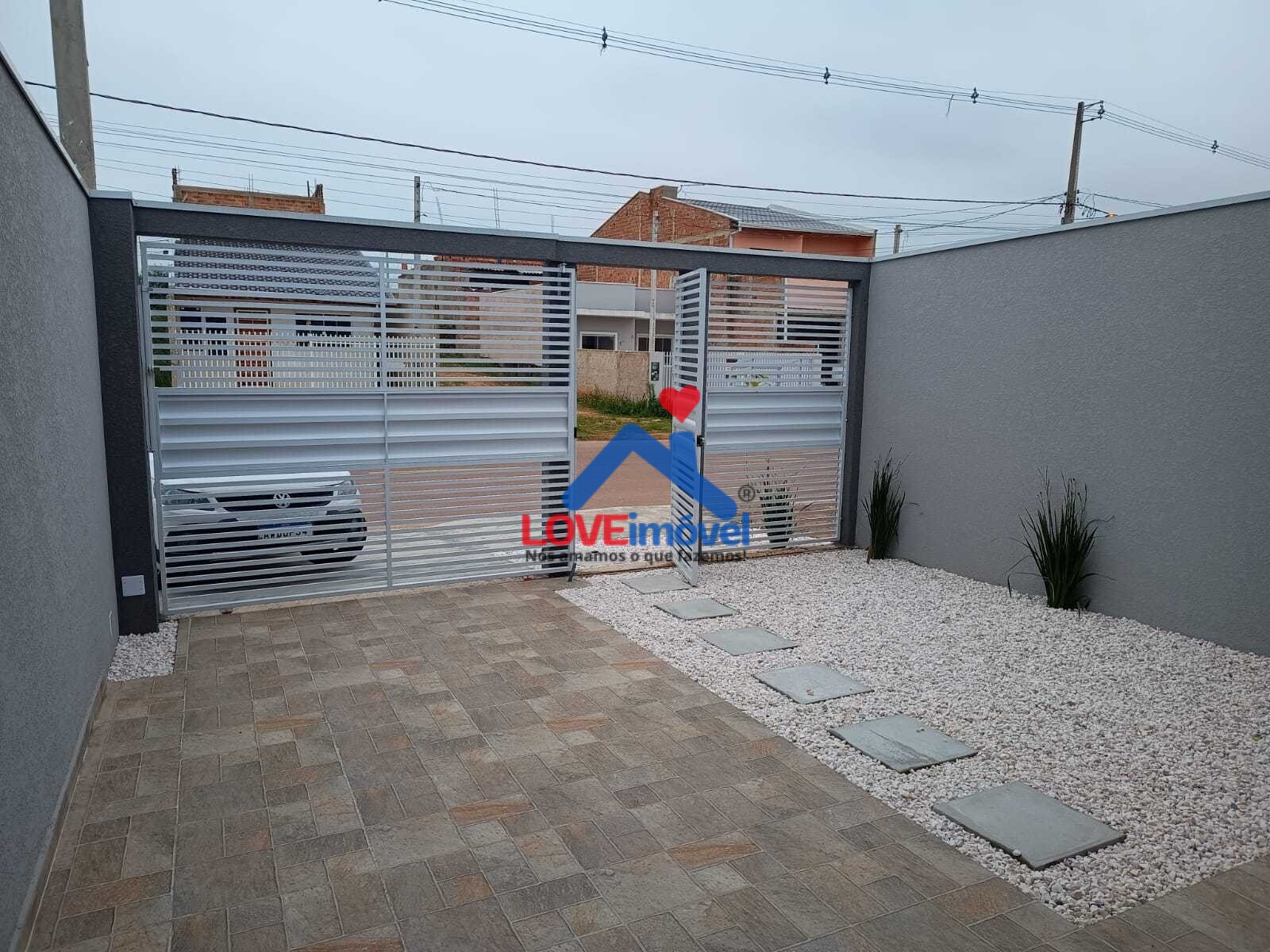 Casa à venda com 3 quartos, 60m² - Foto 2