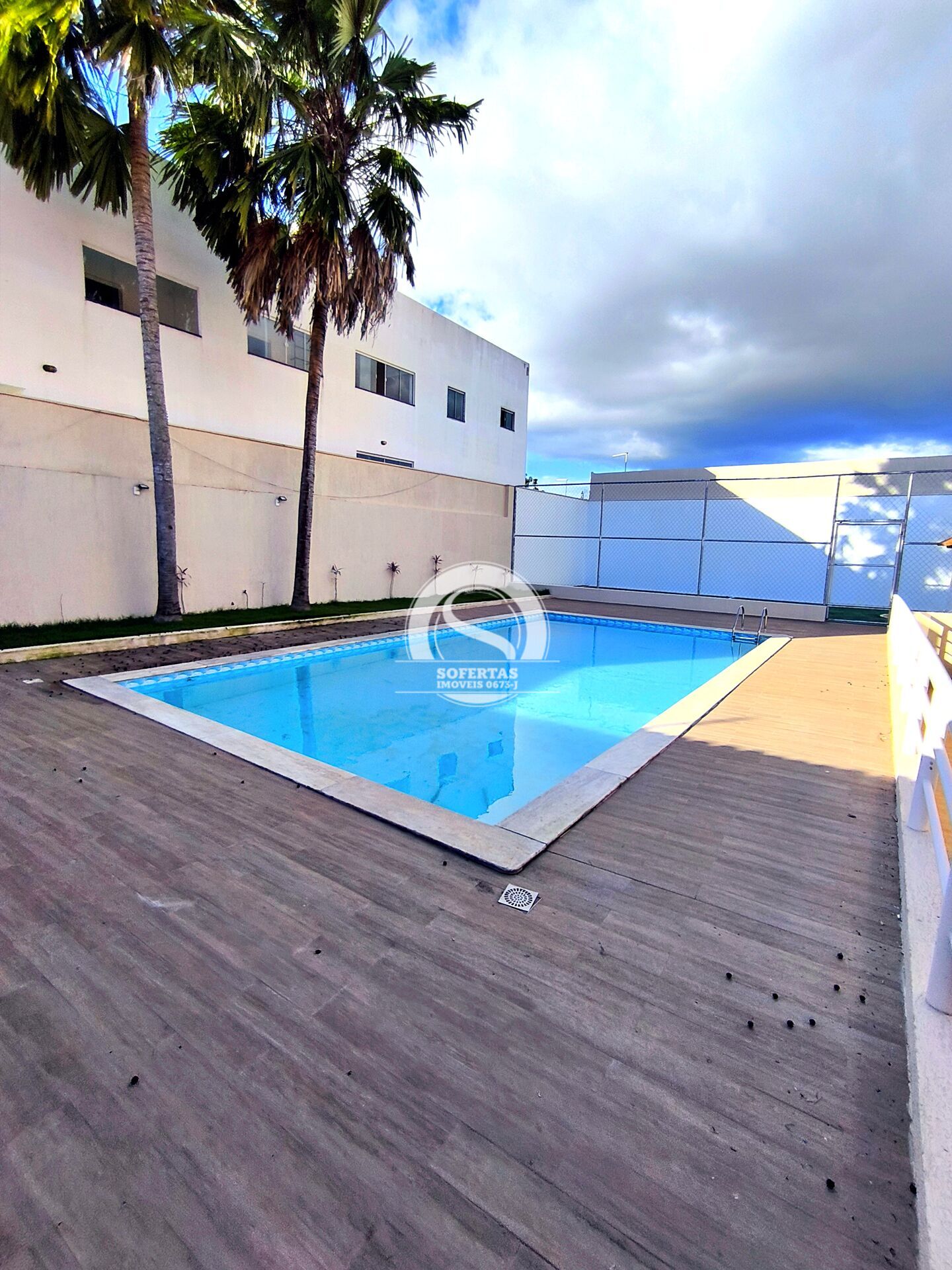 Casa à venda com 4 quartos, 300m² - Foto 1