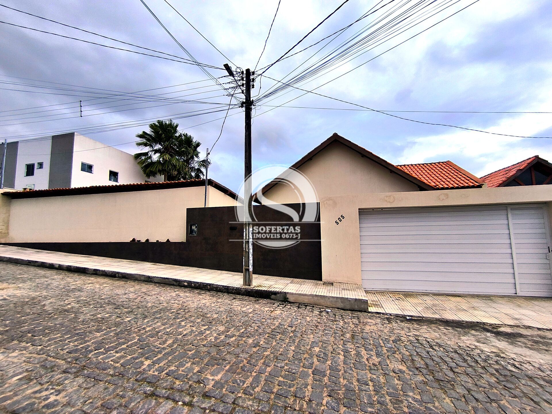 Casa à venda com 4 quartos, 300m² - Foto 2