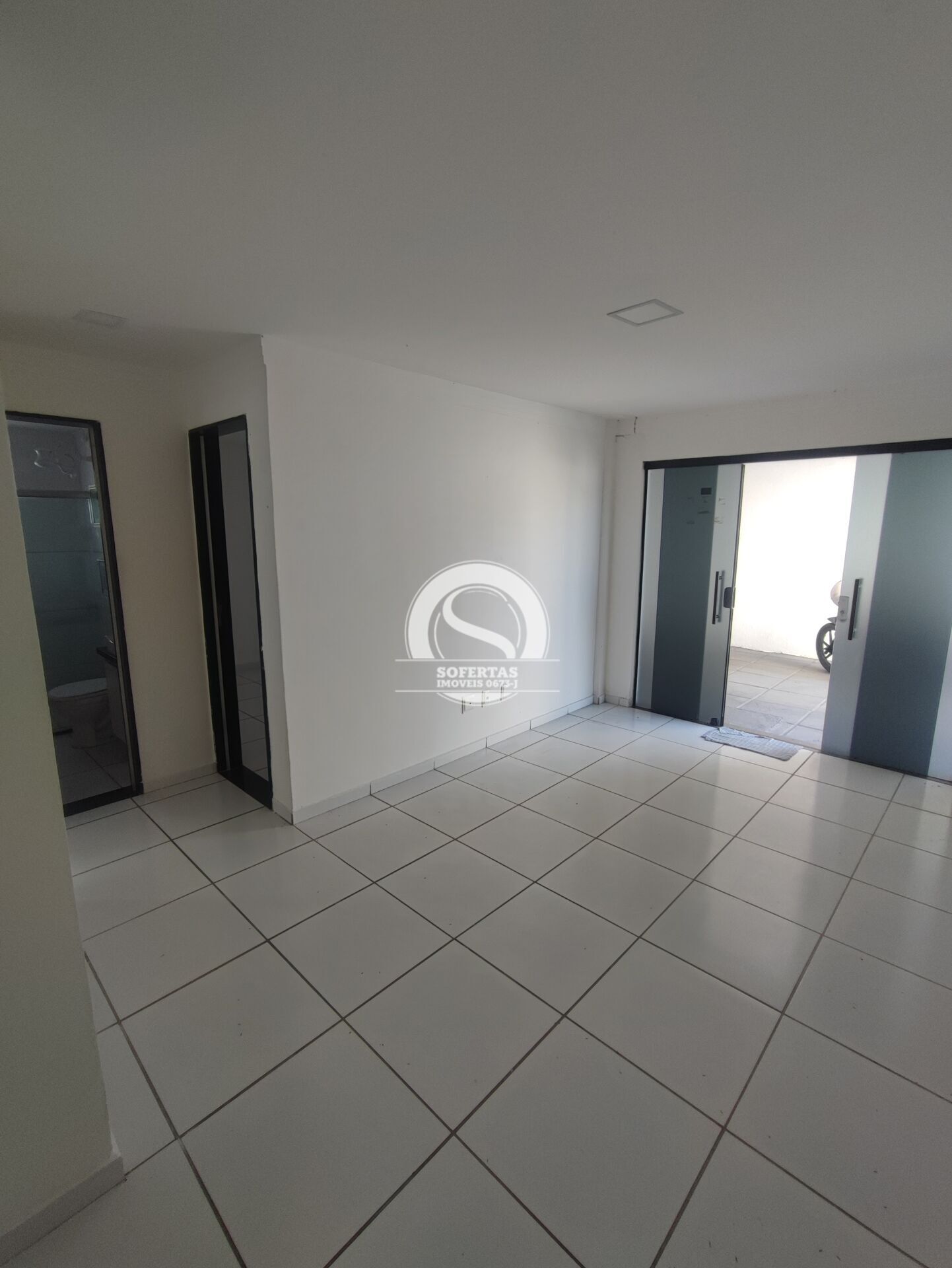 Apartamento à venda com 2 quartos, 69m² - Foto 2