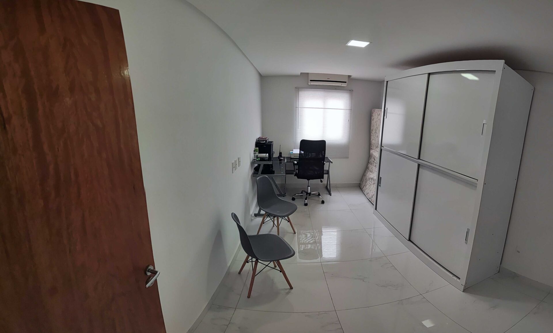 Casa de Condomínio à venda com 4 quartos, 182m² - Foto 3