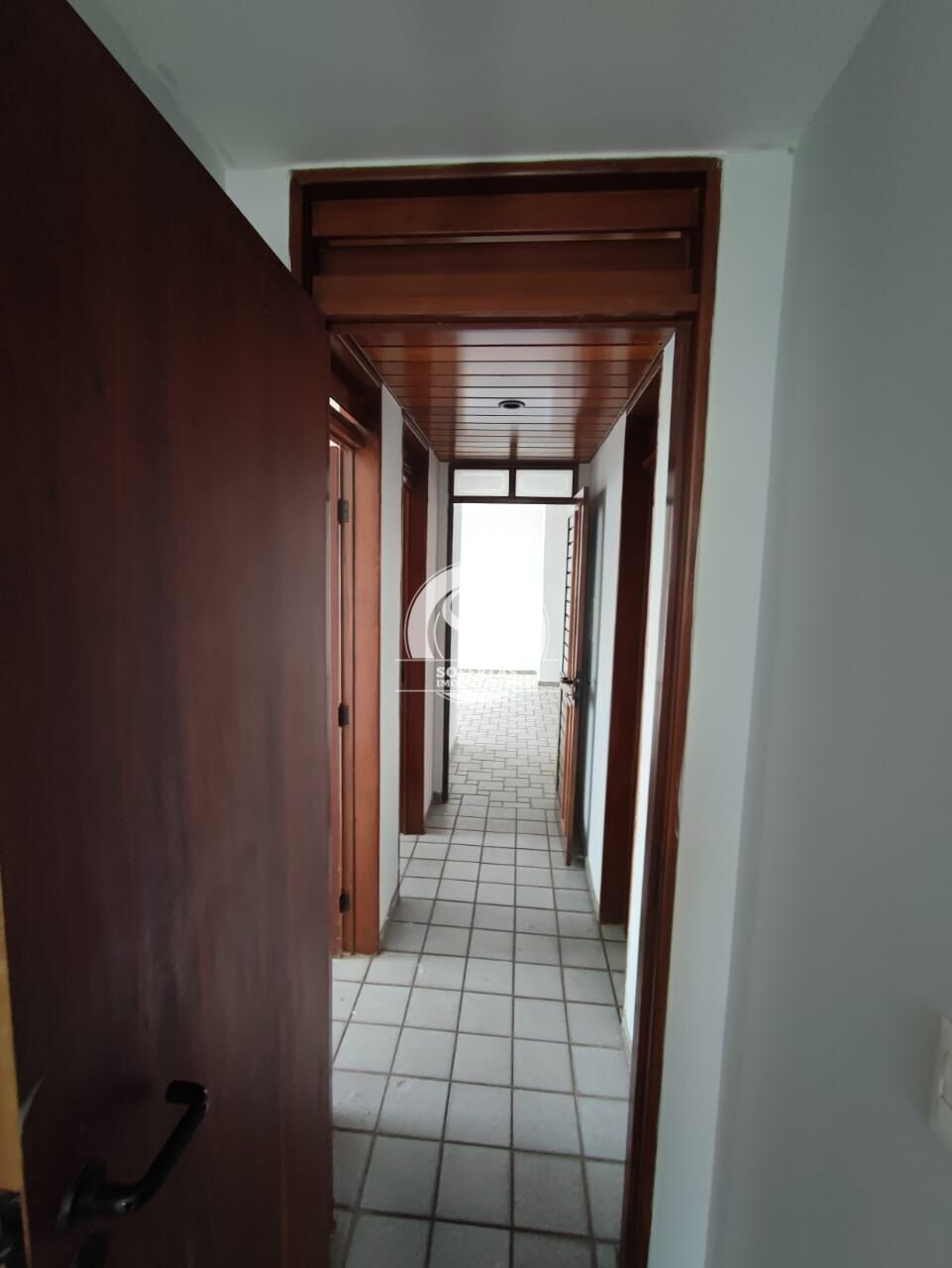 Apartamento à venda com 3 quartos, 156m² - Foto 4