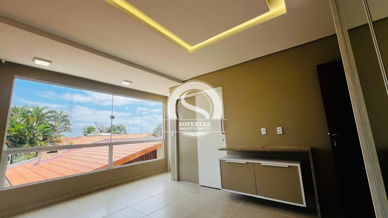 Casa à venda com 5 quartos, 240m² - Foto 32