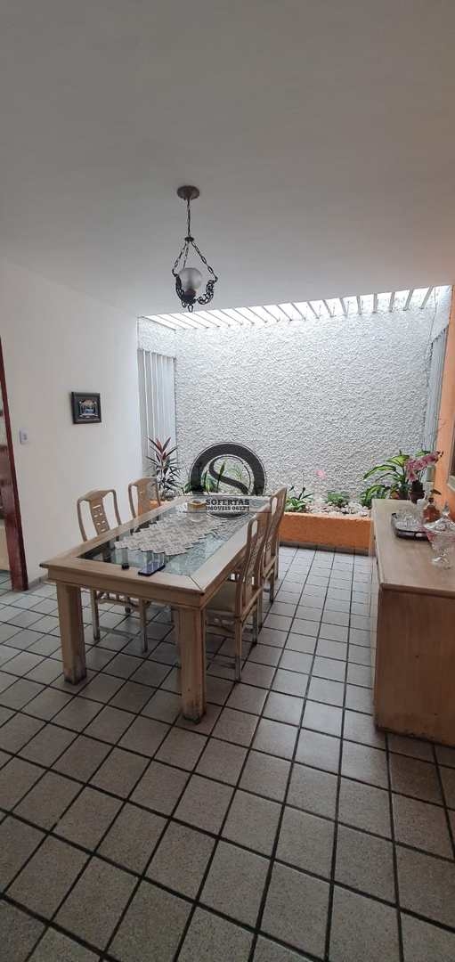 Casa à venda com 4 quartos, 199m² - Foto 6