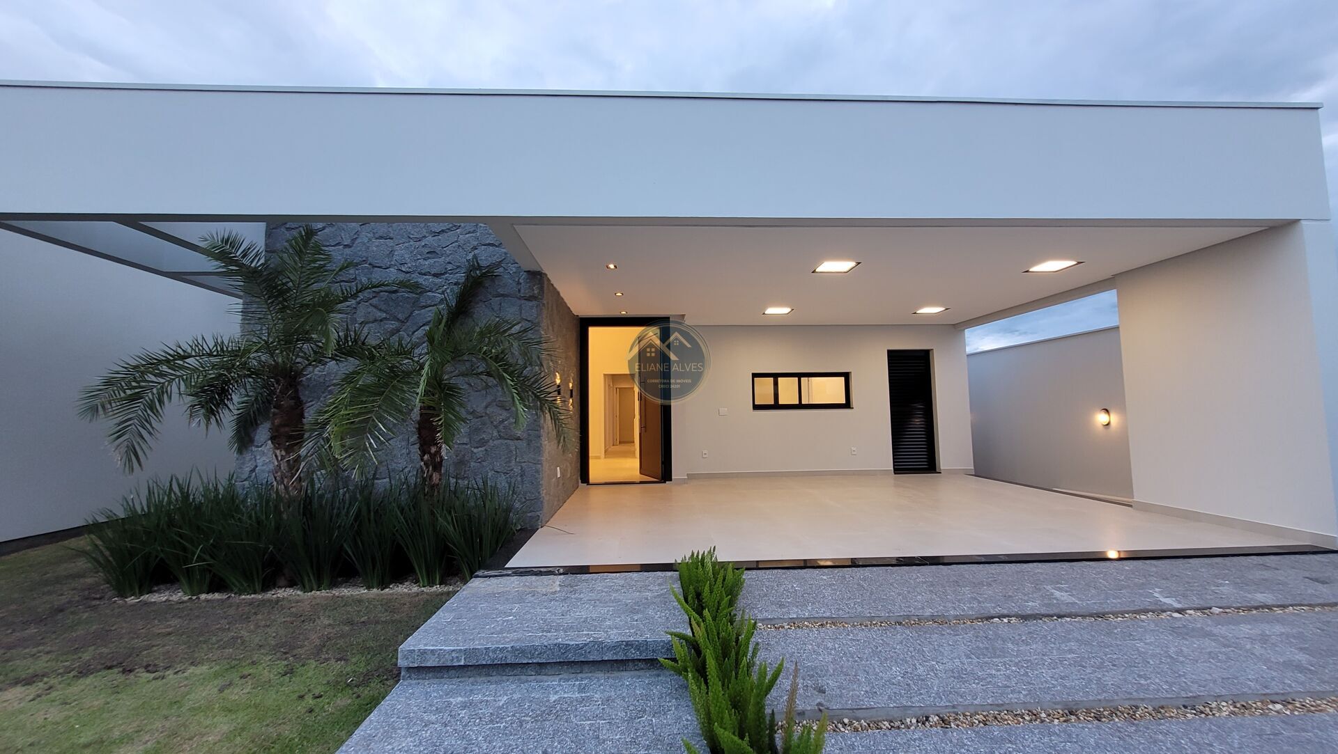 Casa à venda com 4 quartos, 166m² - Foto 2