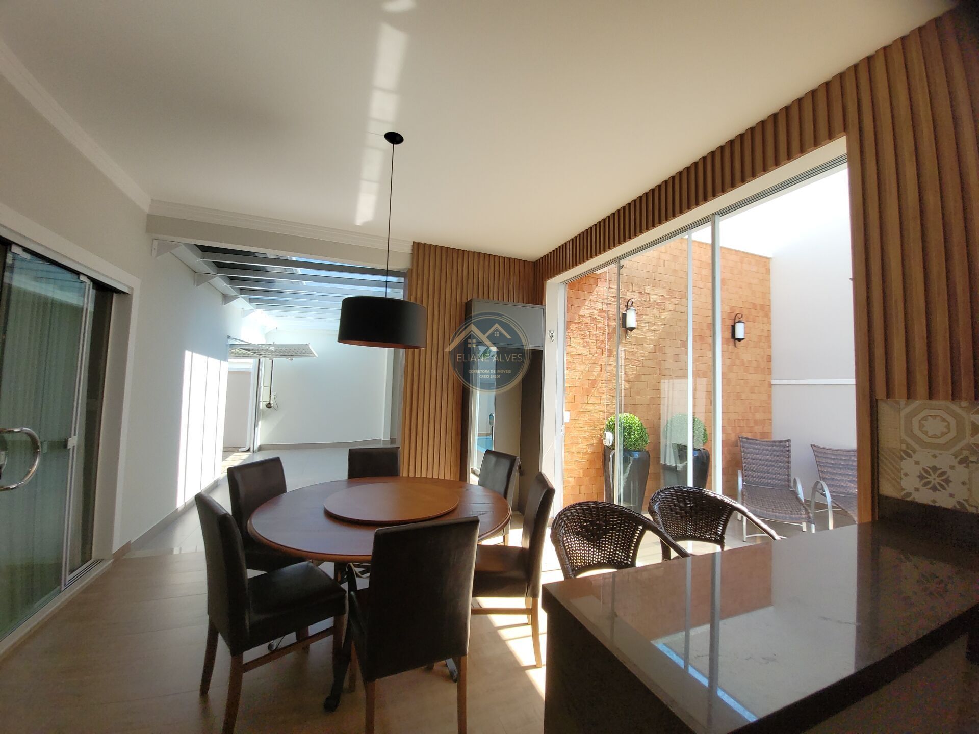 Casa à venda com 3 quartos, 222m² - Foto 18