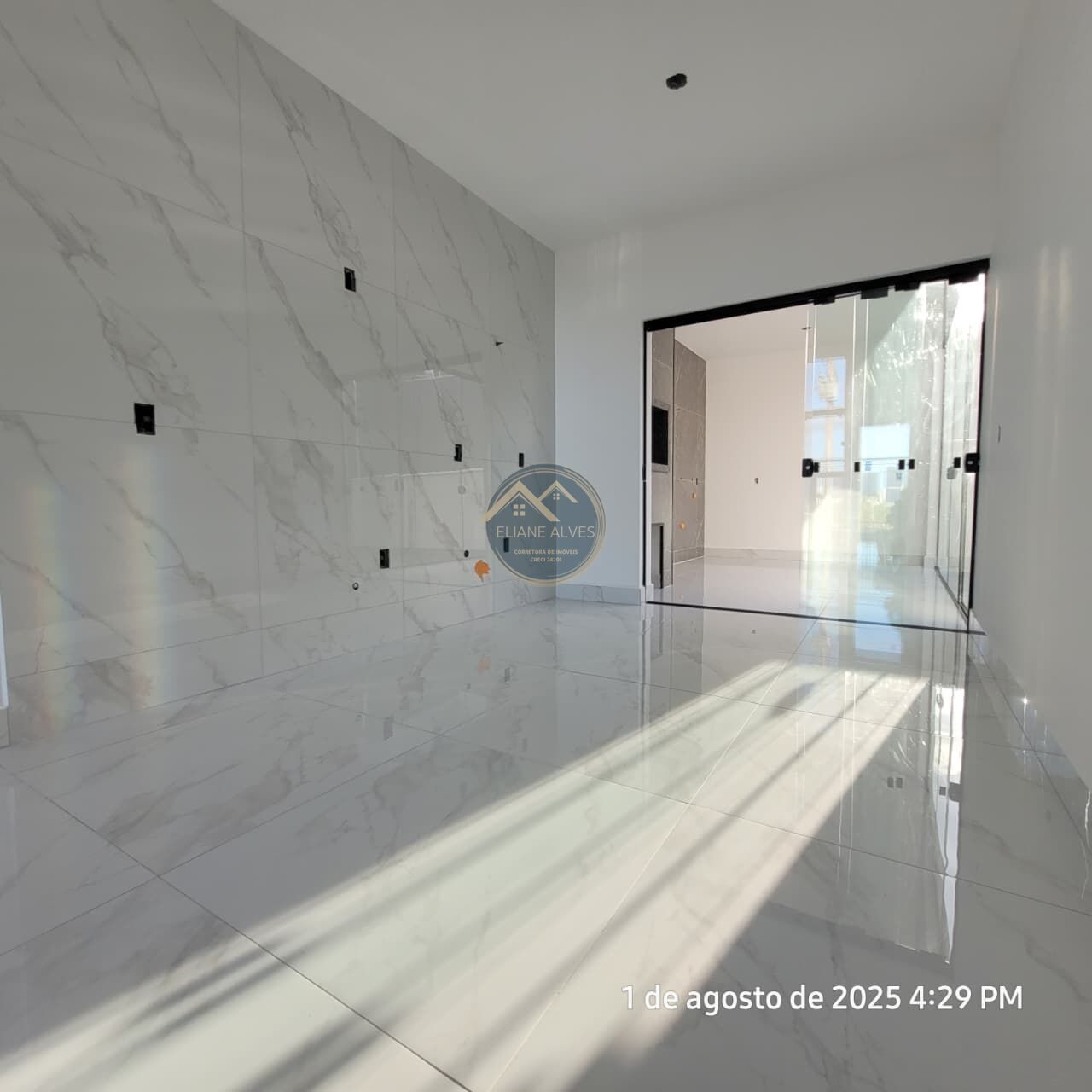 Casa à venda com 2 quartos, 67m² - Foto 8
