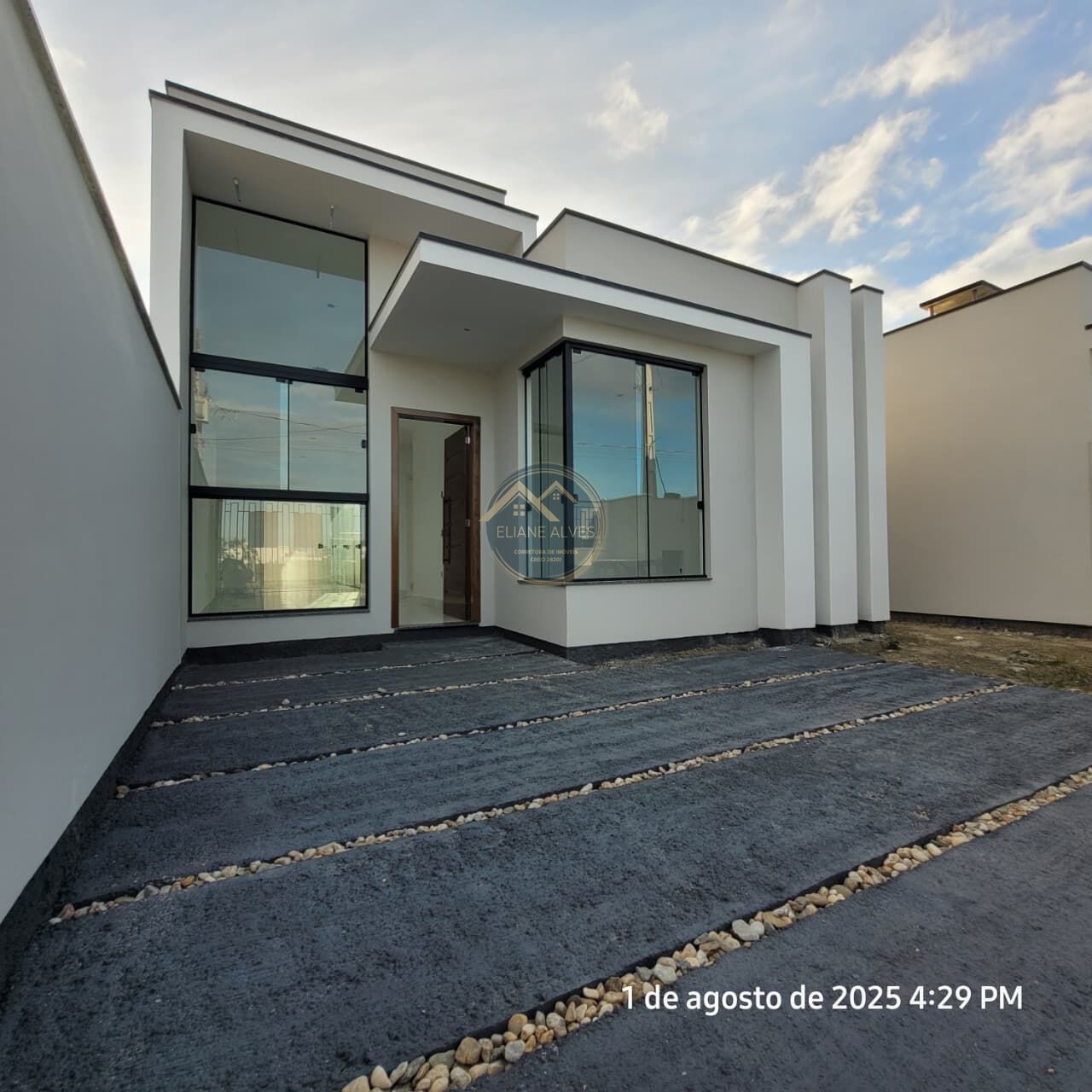 Casa à venda com 2 quartos, 67m² - Foto 3