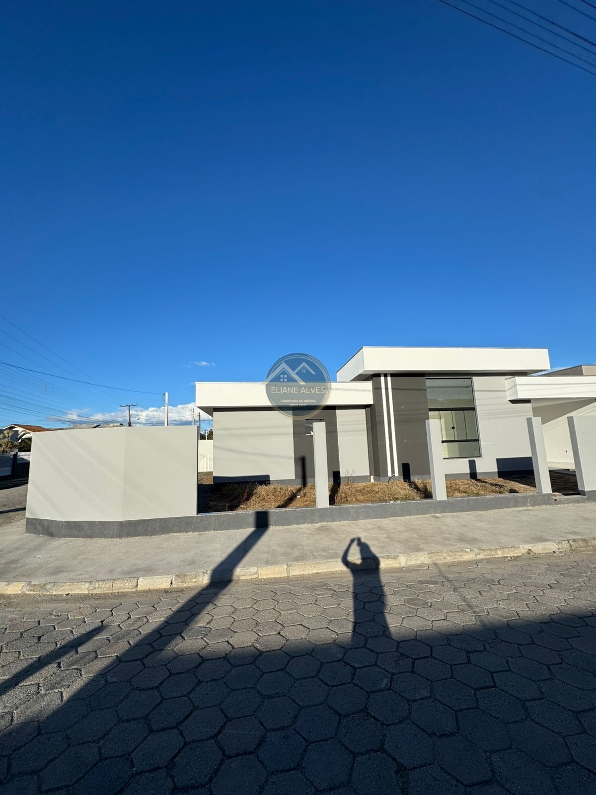 Casa à venda com 3 quartos, 83m² - Foto 1