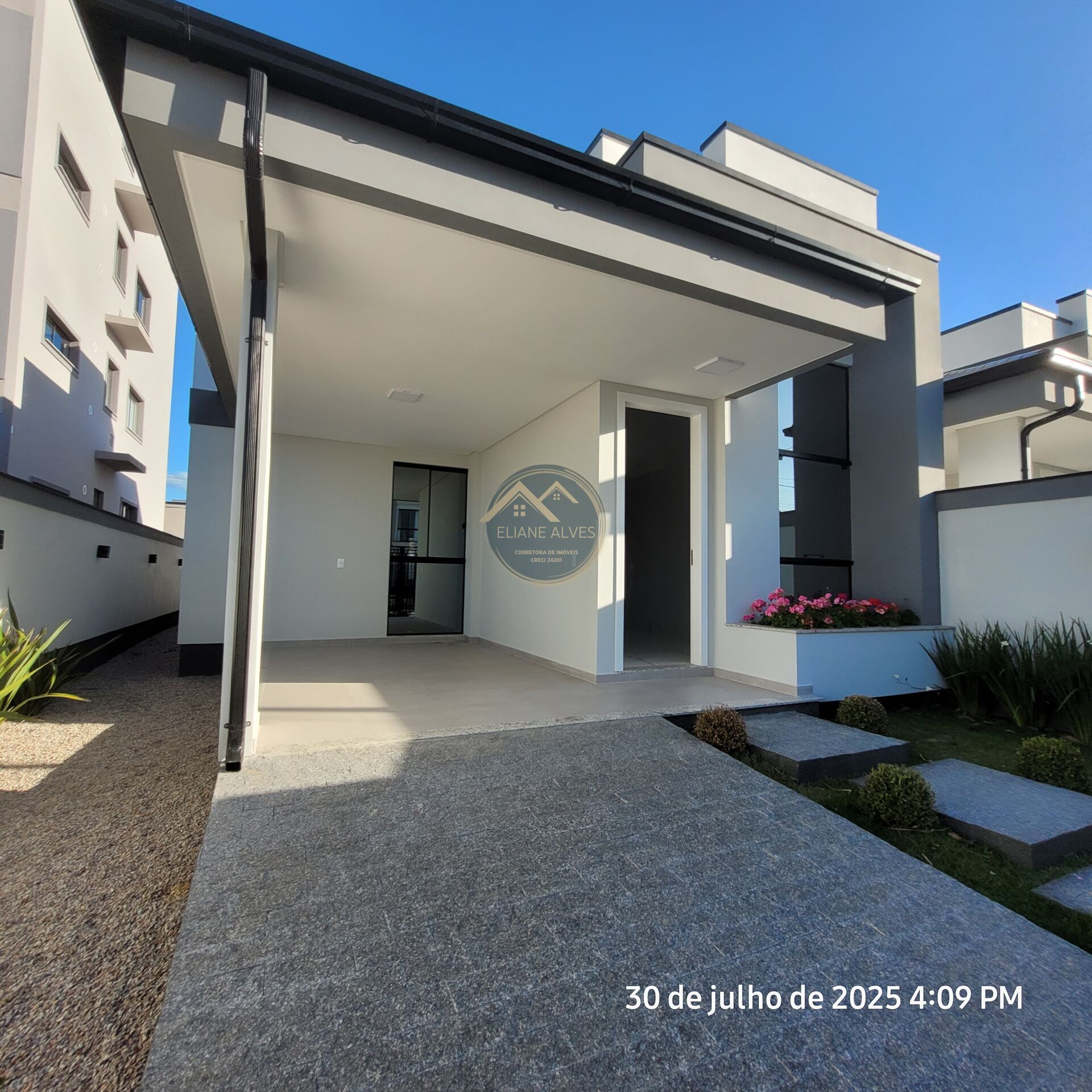 Casa à venda com 3 quartos, 92m² - Foto 4