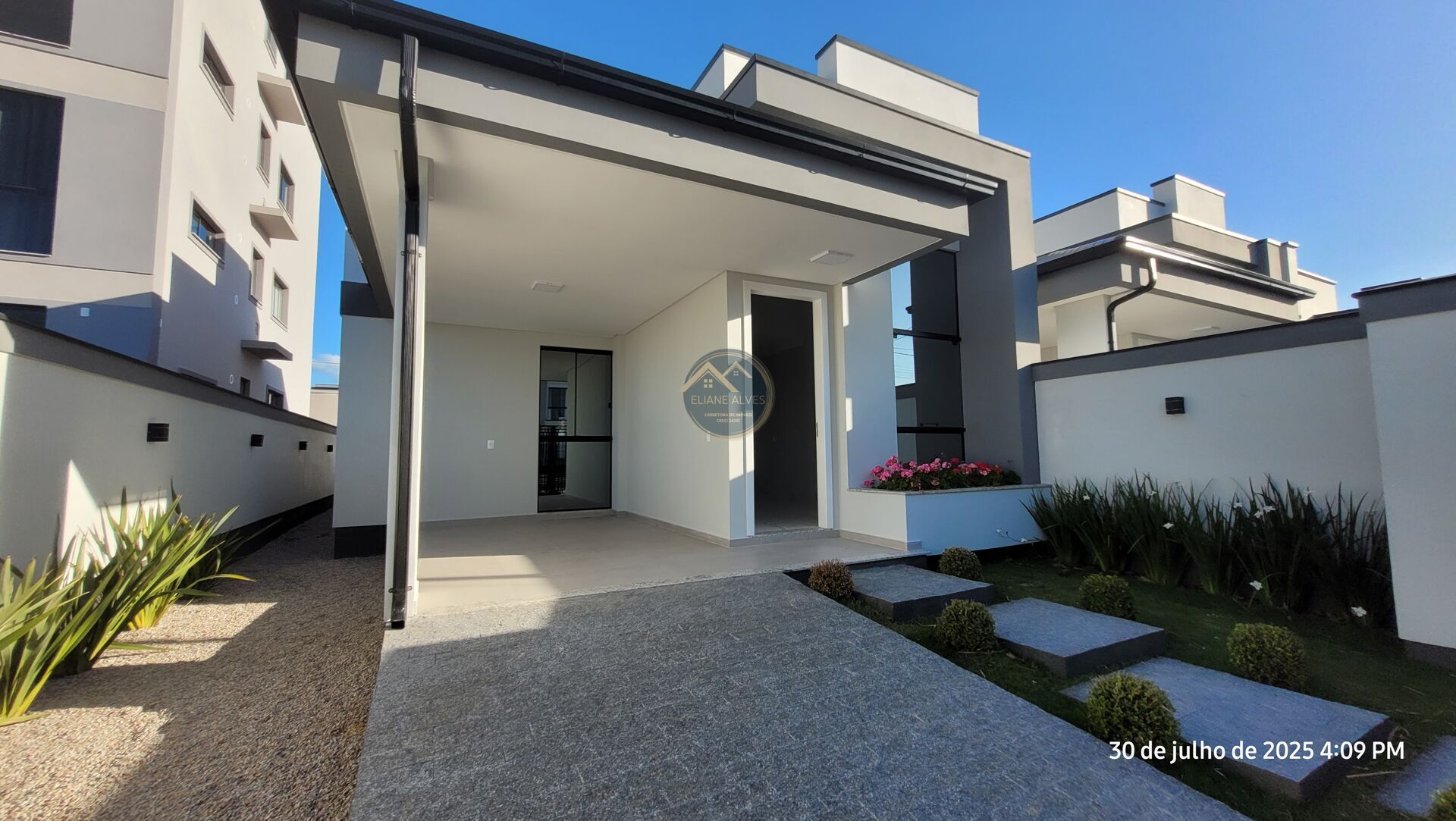 Casa à venda com 3 quartos, 92m² - Foto 3