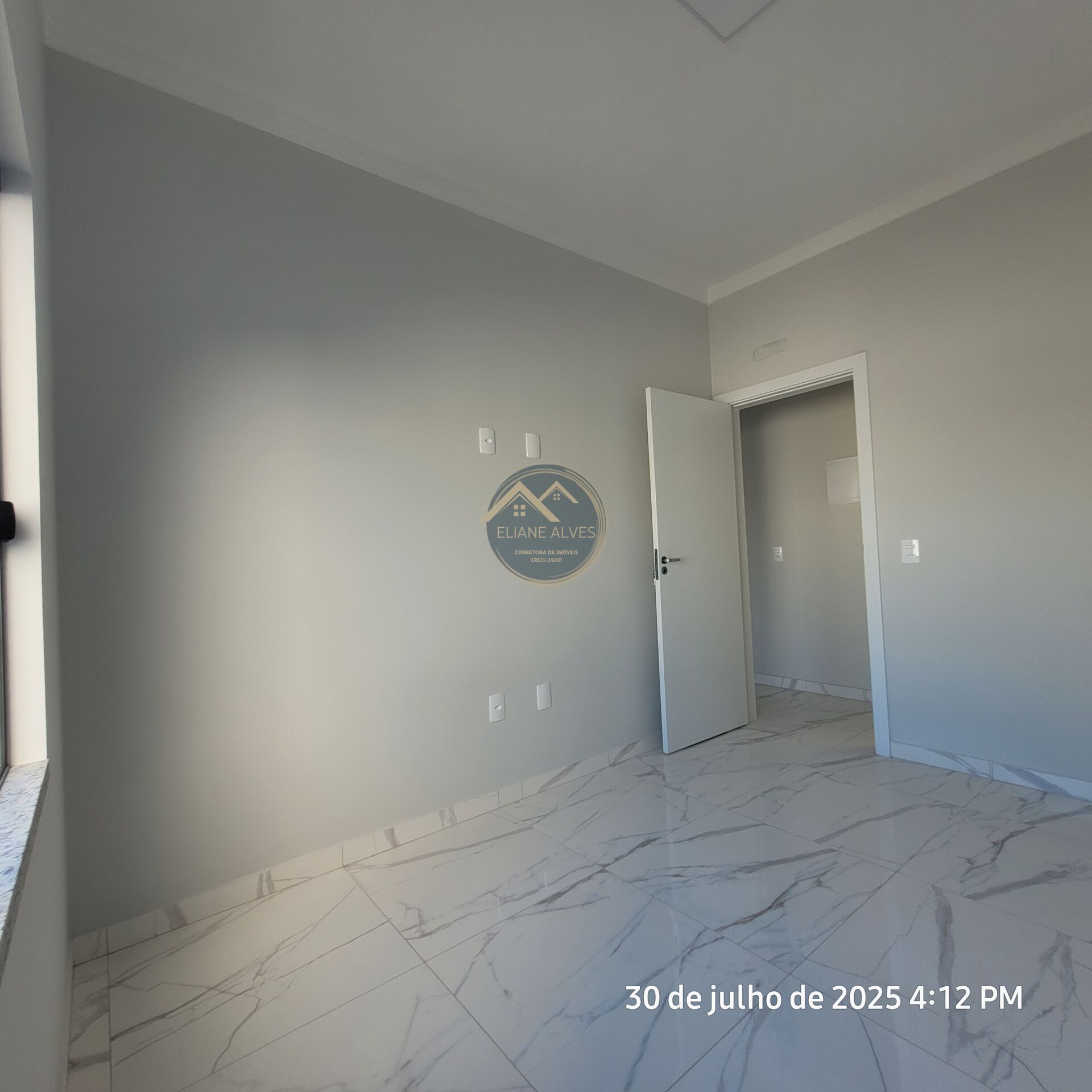 Casa à venda com 3 quartos, 92m² - Foto 11