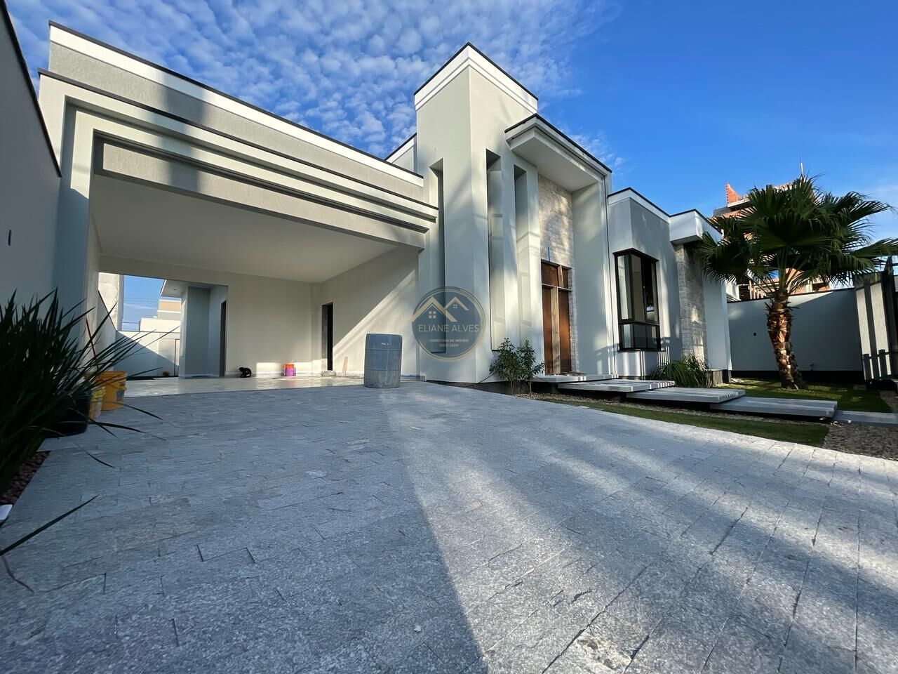 Casa à venda com 3 quartos, 155m² - Foto 2