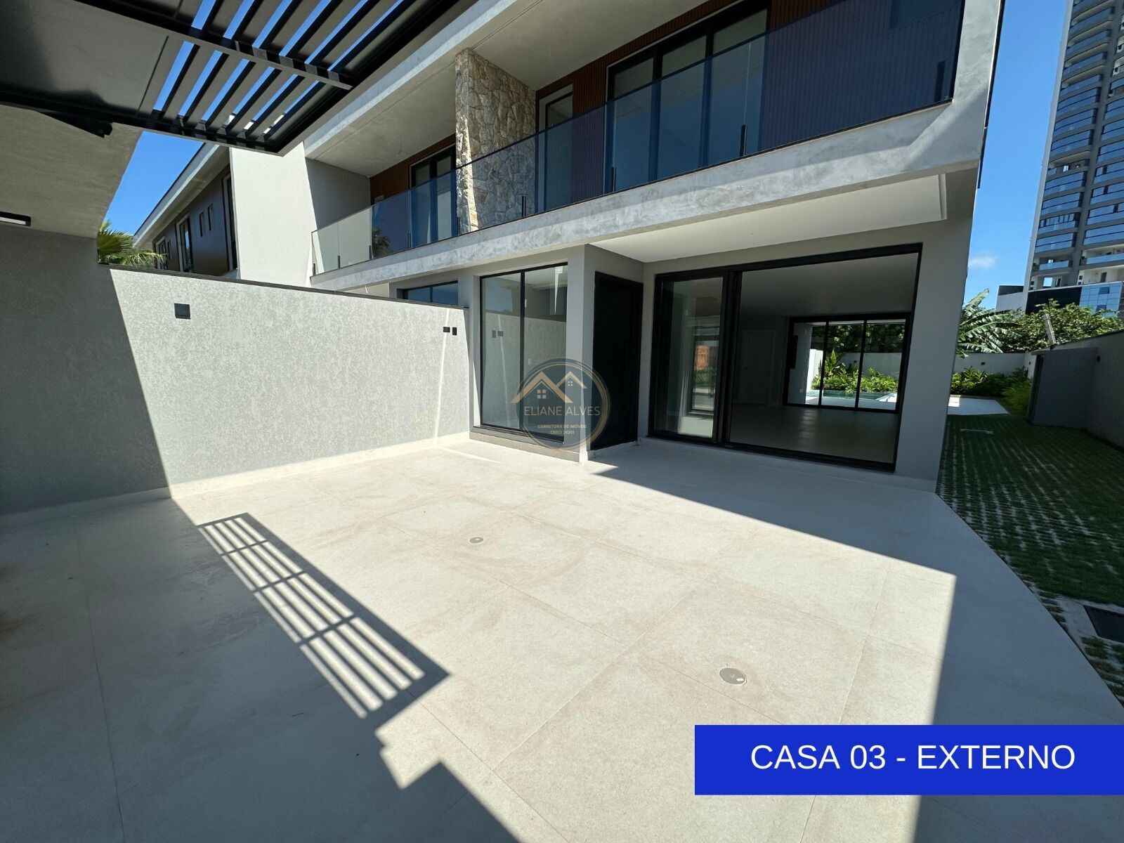 Sobrado à venda com 3 quartos, 160m² - Foto 1