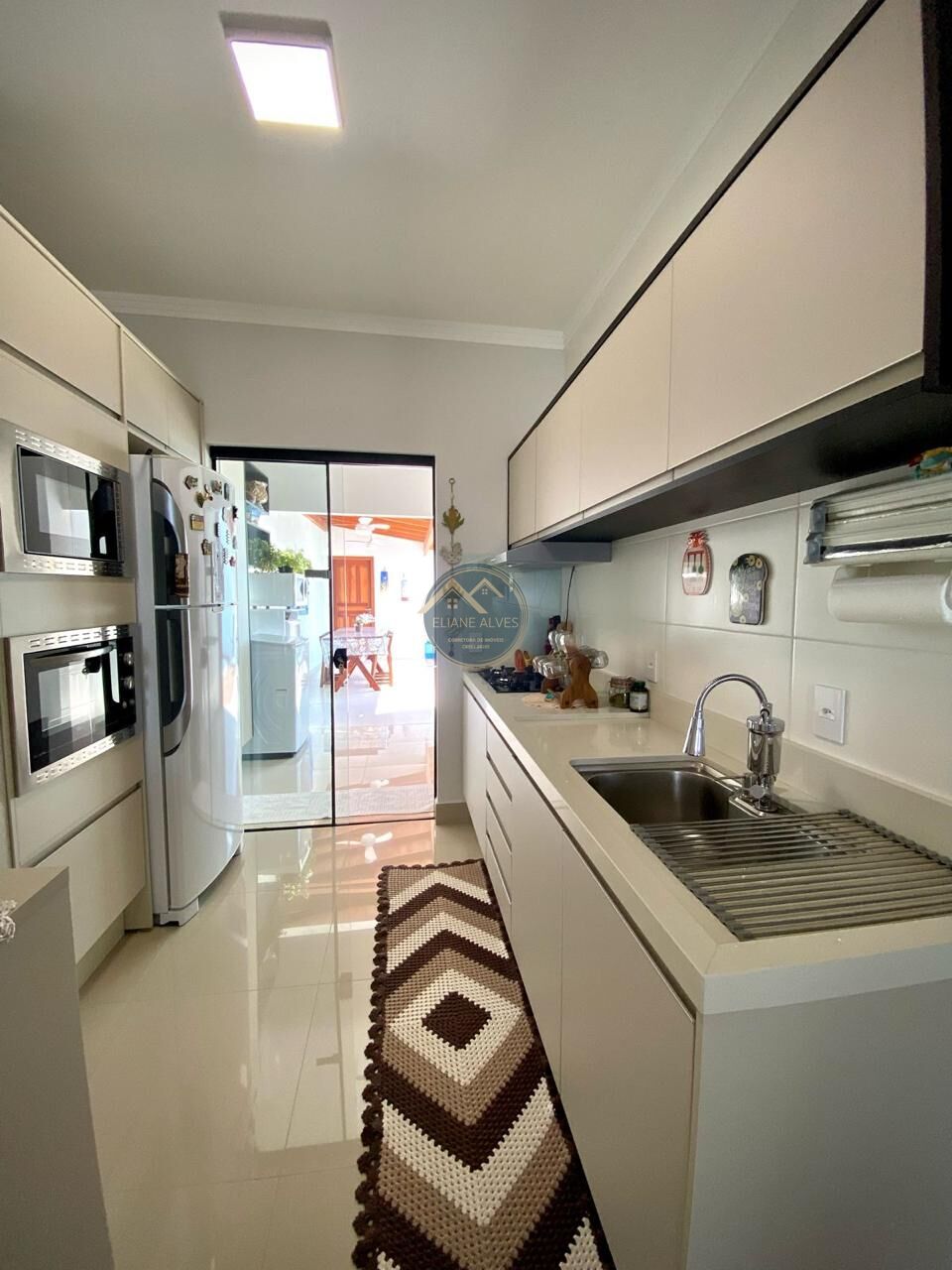 Casa à venda com 2 quartos, 79m² - Foto 10