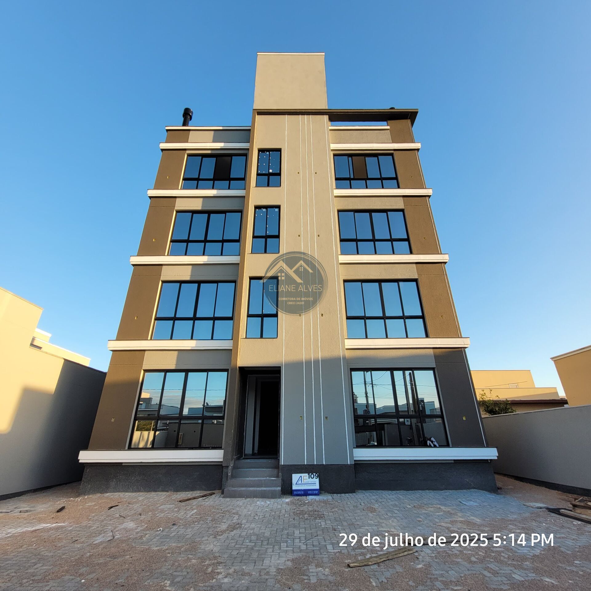 Apartamento à venda com 2 quartos, 56m² - Foto 2