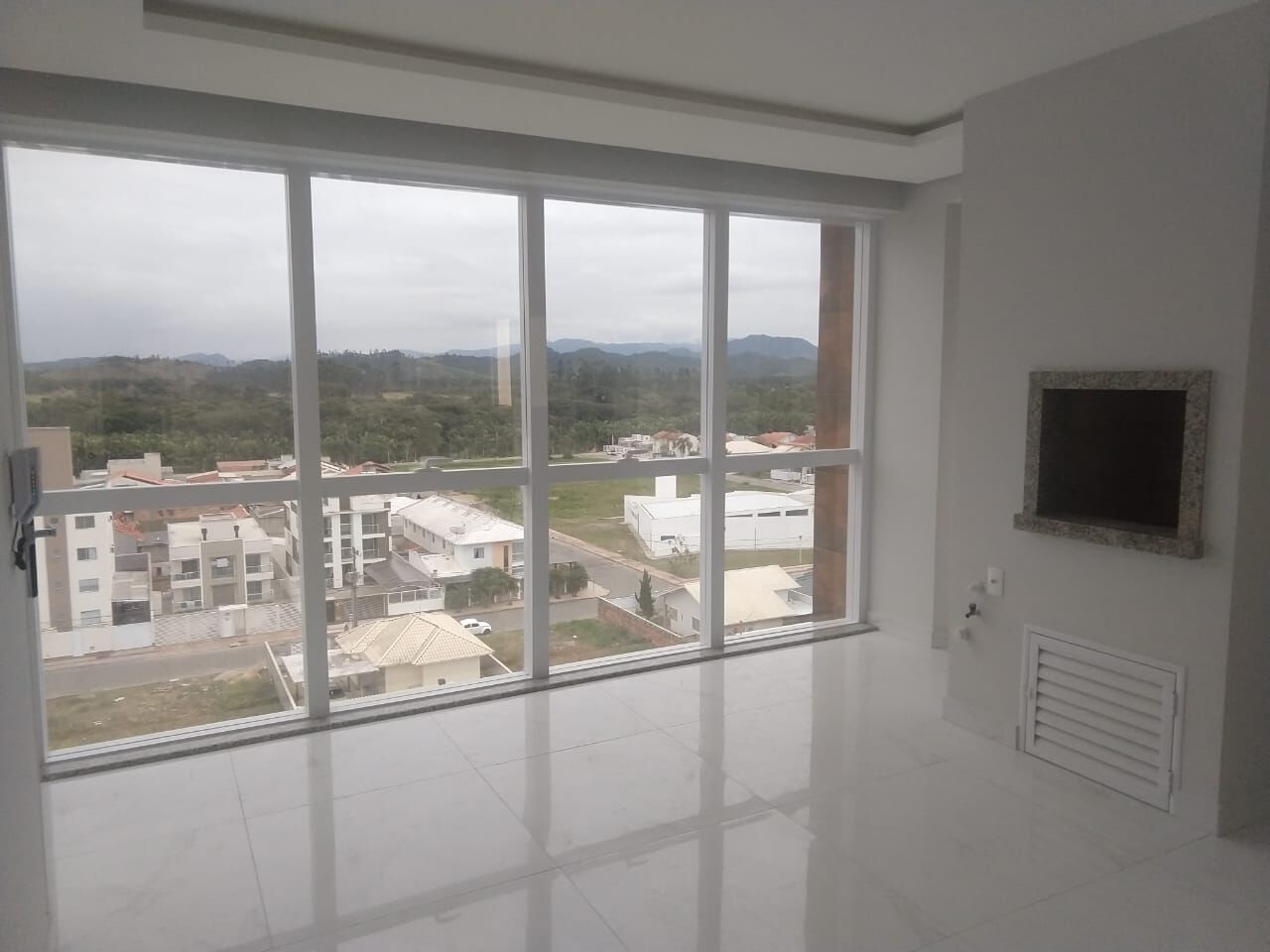 Apartamento à venda com 3 quartos, 106m² - Foto 2