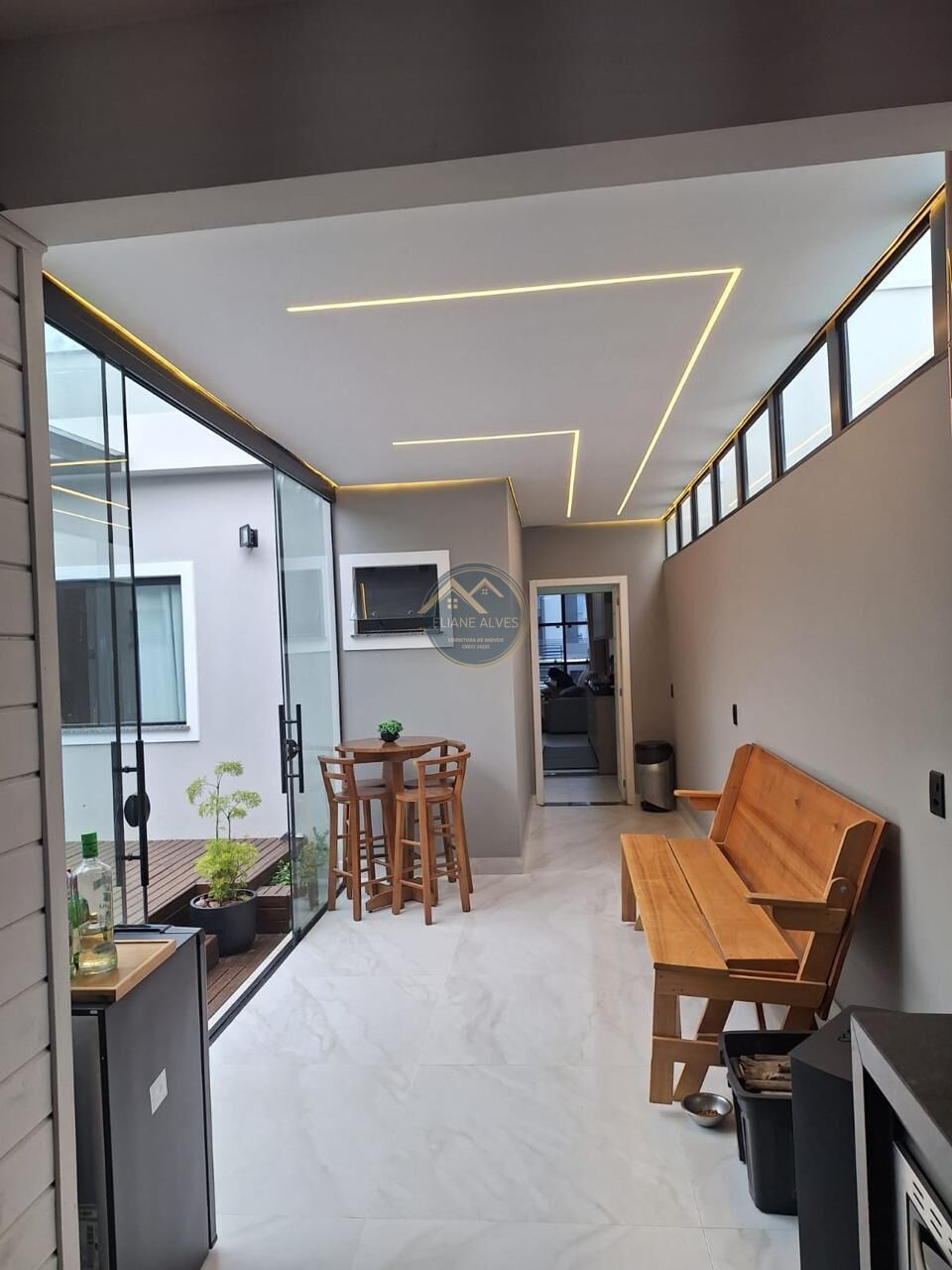Casa à venda com 3 quartos, 110m² - Foto 3