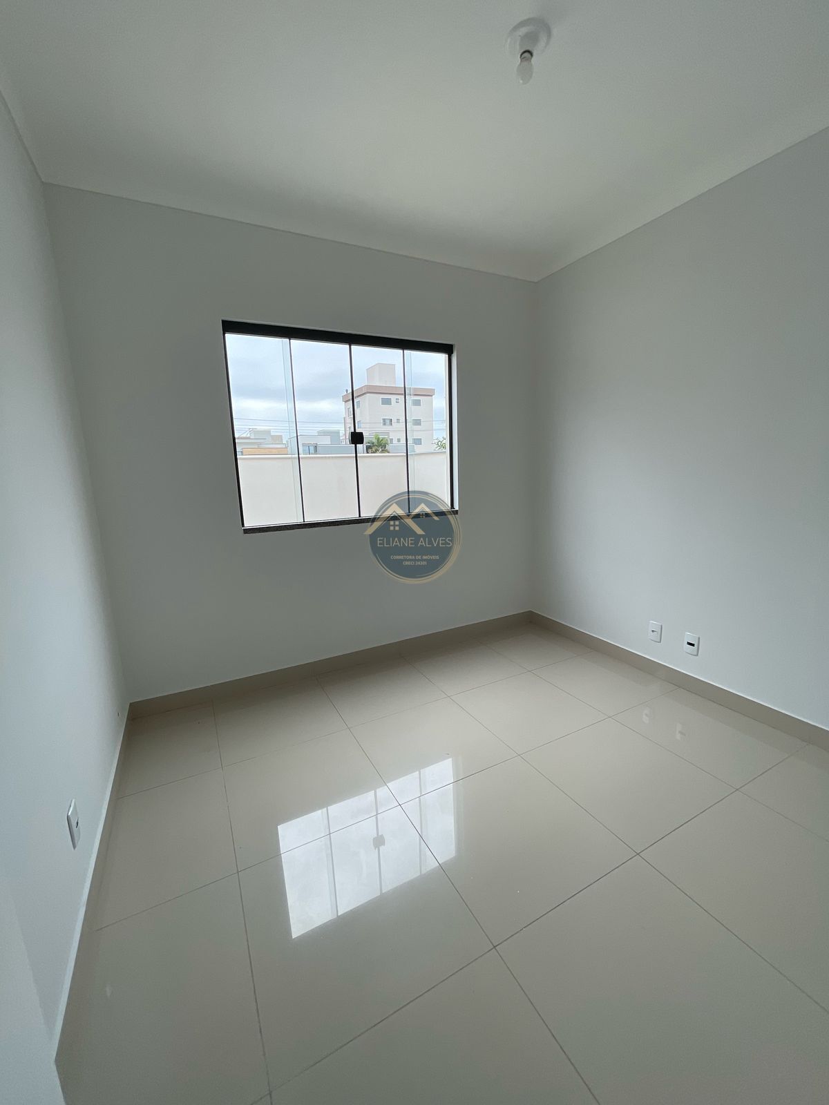Casa à venda com 2 quartos, 70m² - Foto 10