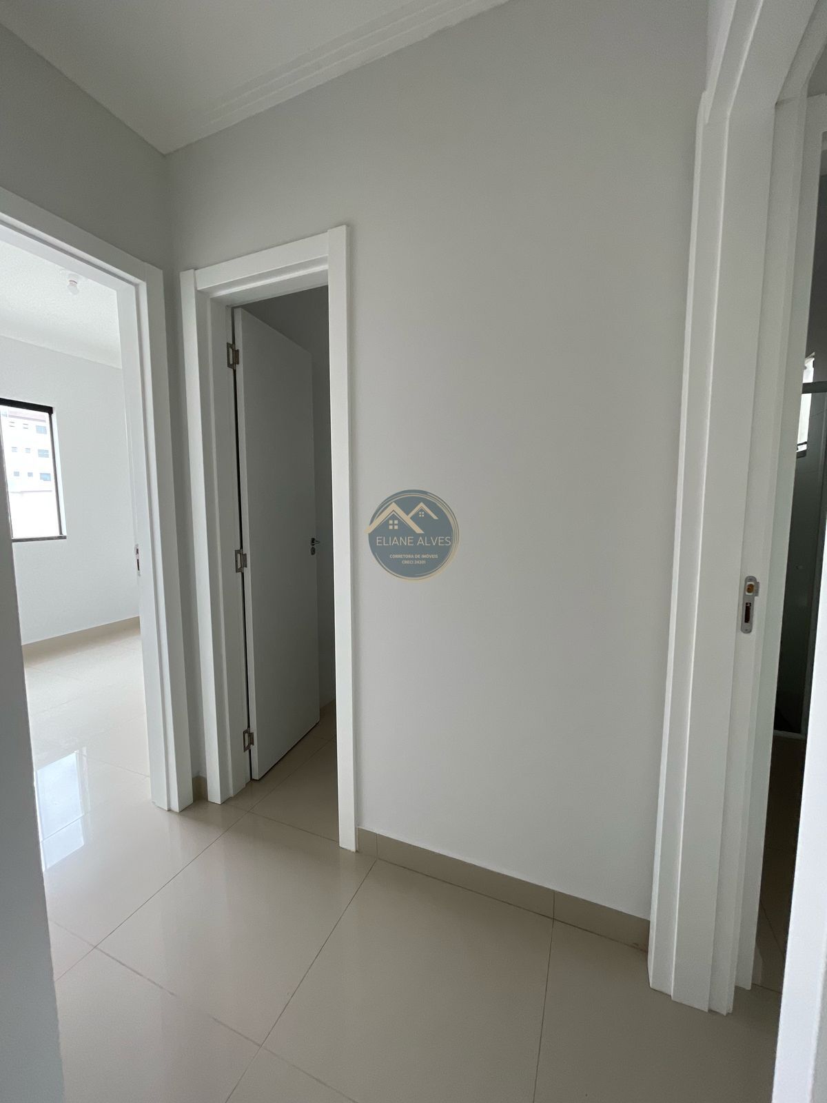 Casa à venda com 2 quartos, 70m² - Foto 9