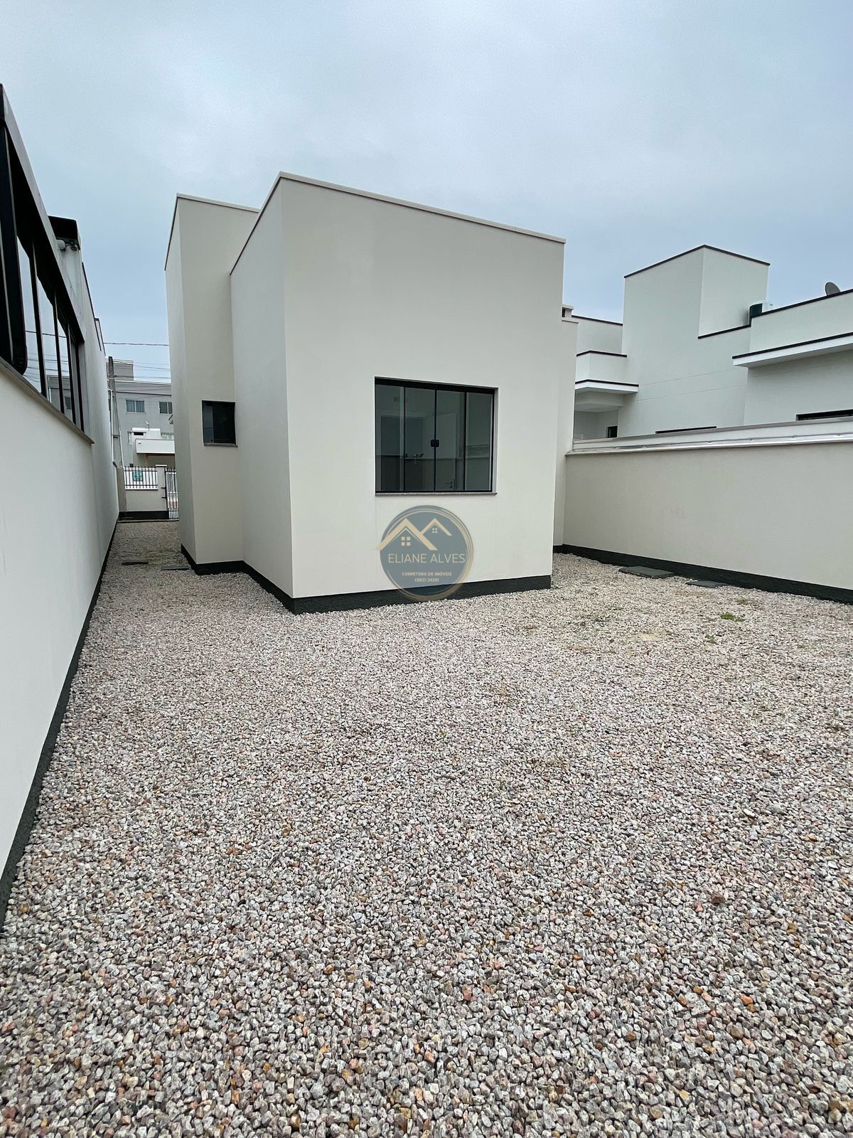 Casa à venda com 2 quartos, 70m² - Foto 13