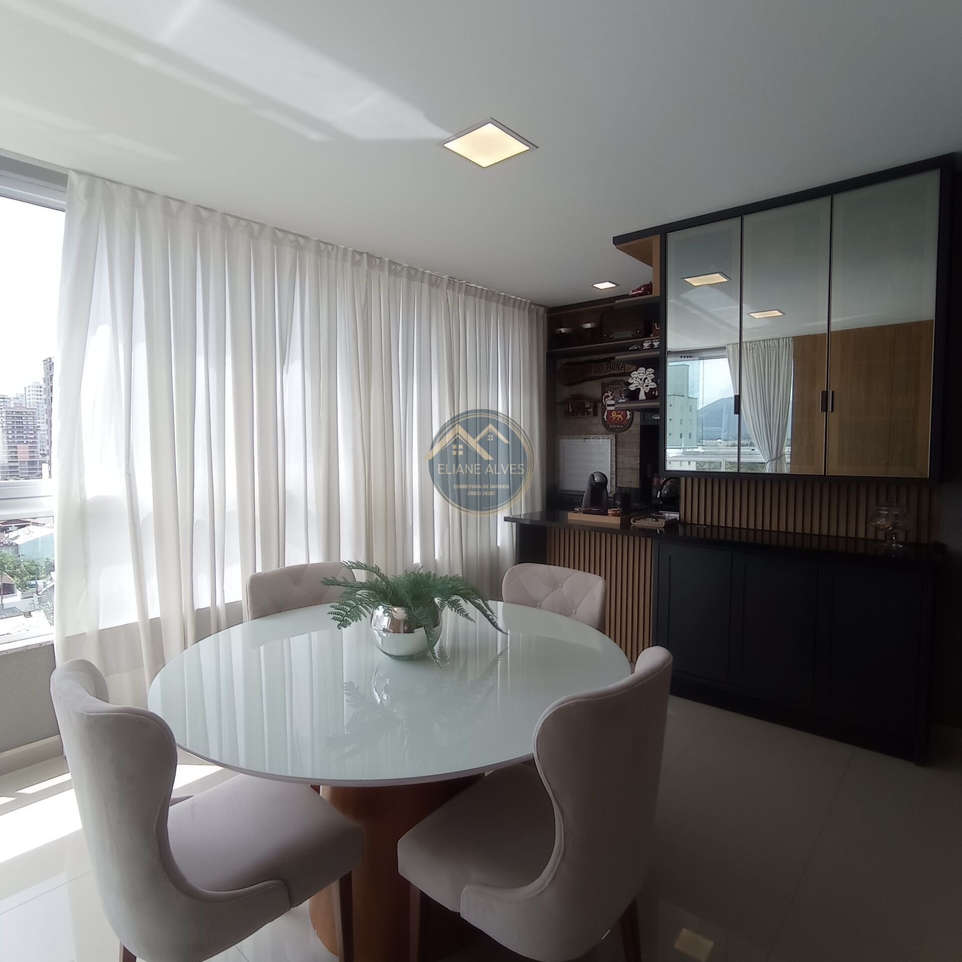 Apartamento, 3 quartos, 145 m² - Foto 1