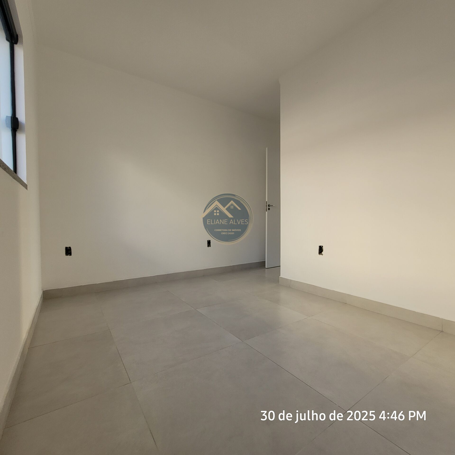 Casa à venda com 2 quartos, 56m² - Foto 10
