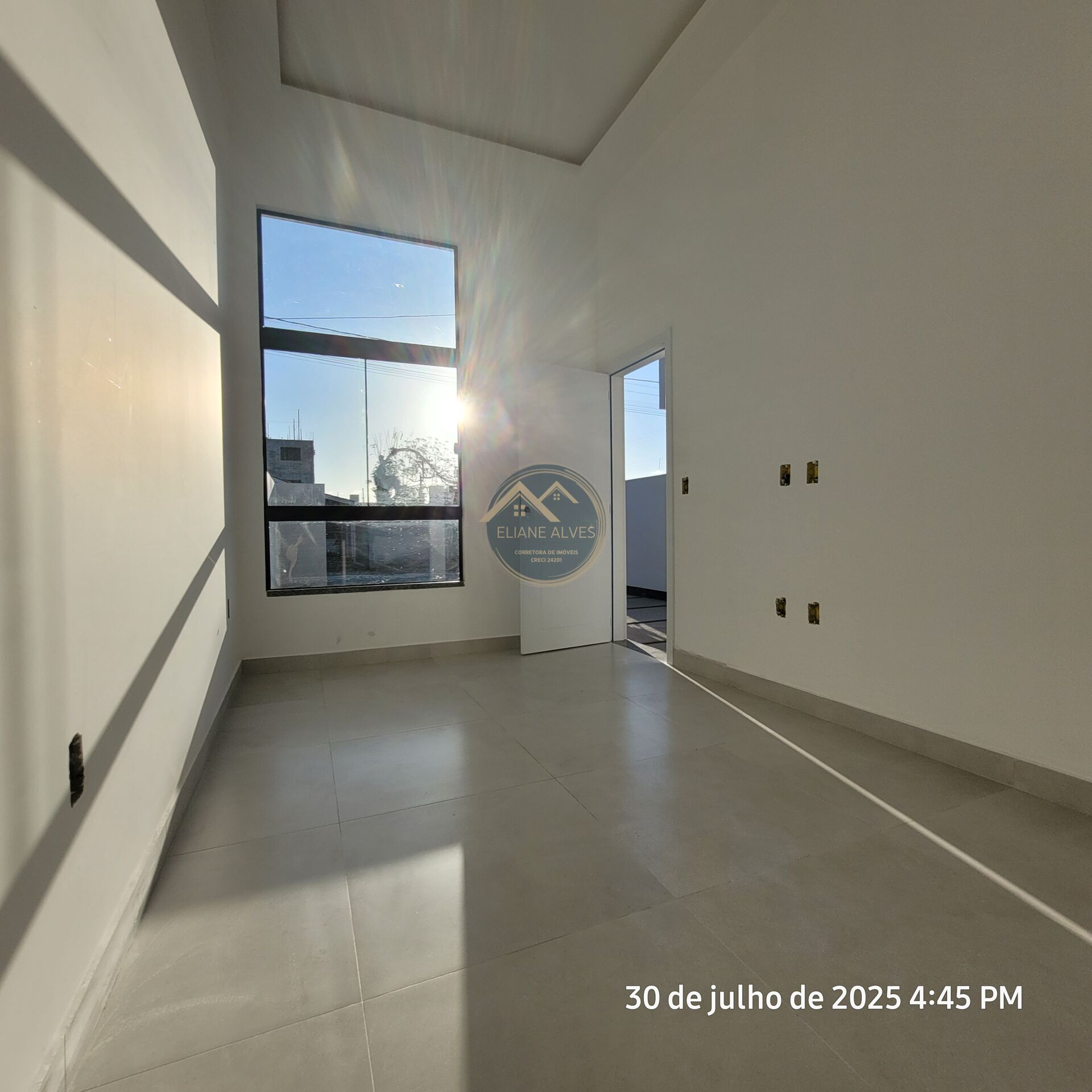 Casa à venda com 2 quartos, 56m² - Foto 4